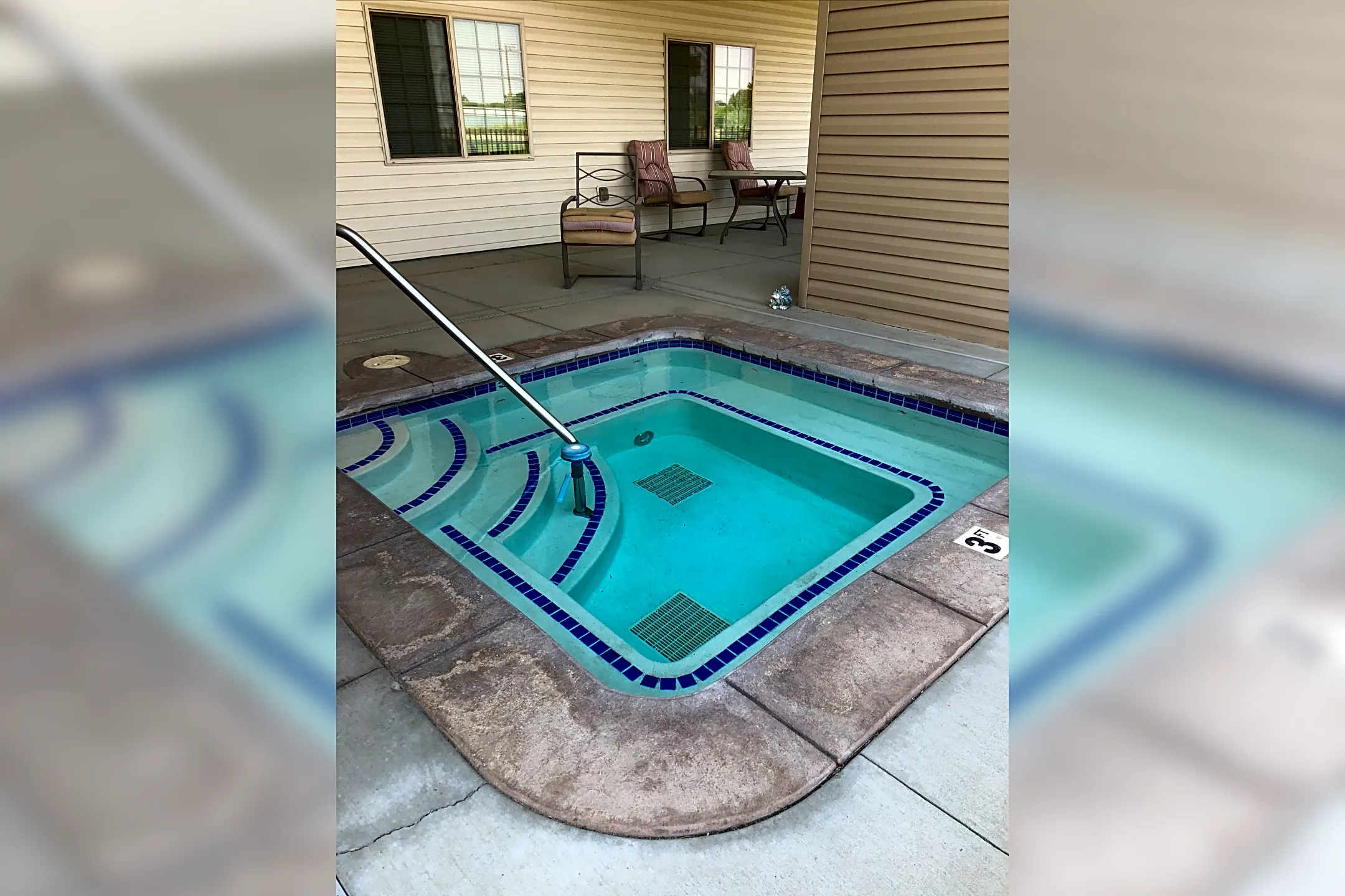 Pool - Vineyard Suites A Smoke Free 55 Community - Caldwell, ID