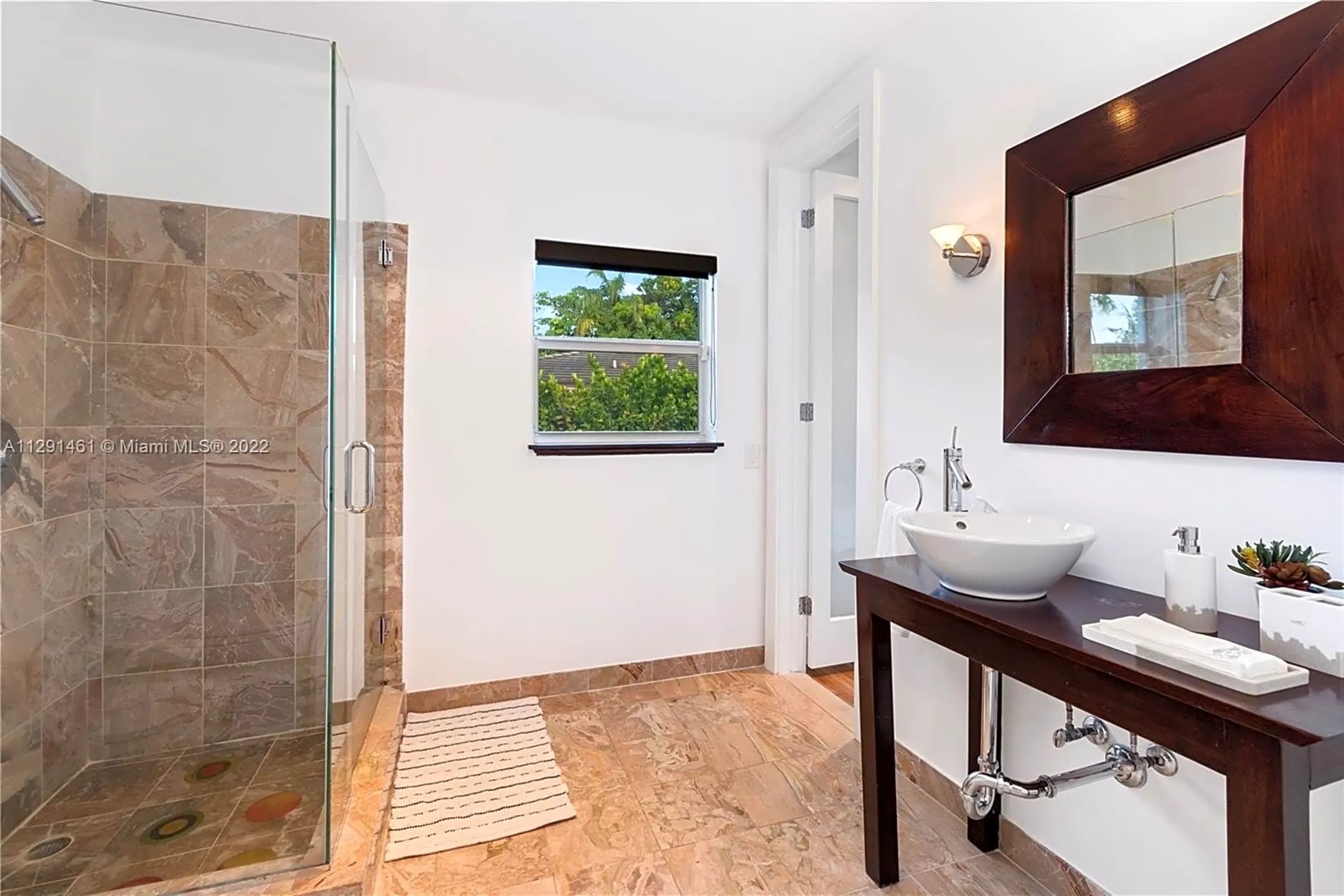 Bathroom - 720 Lake Rd - Miami, FL