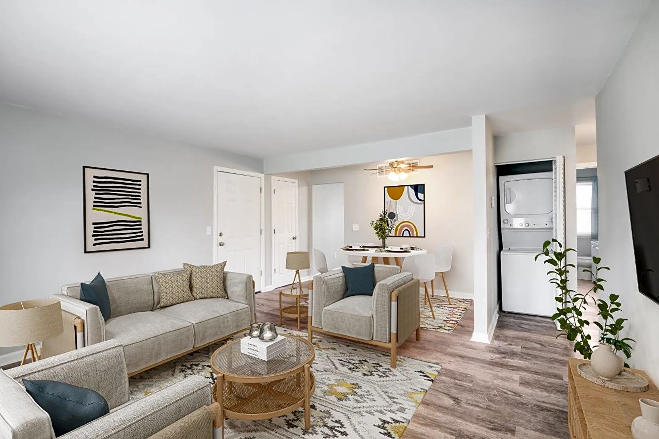 Living Room - Woodcrest Apartment Homes - Dover, DE