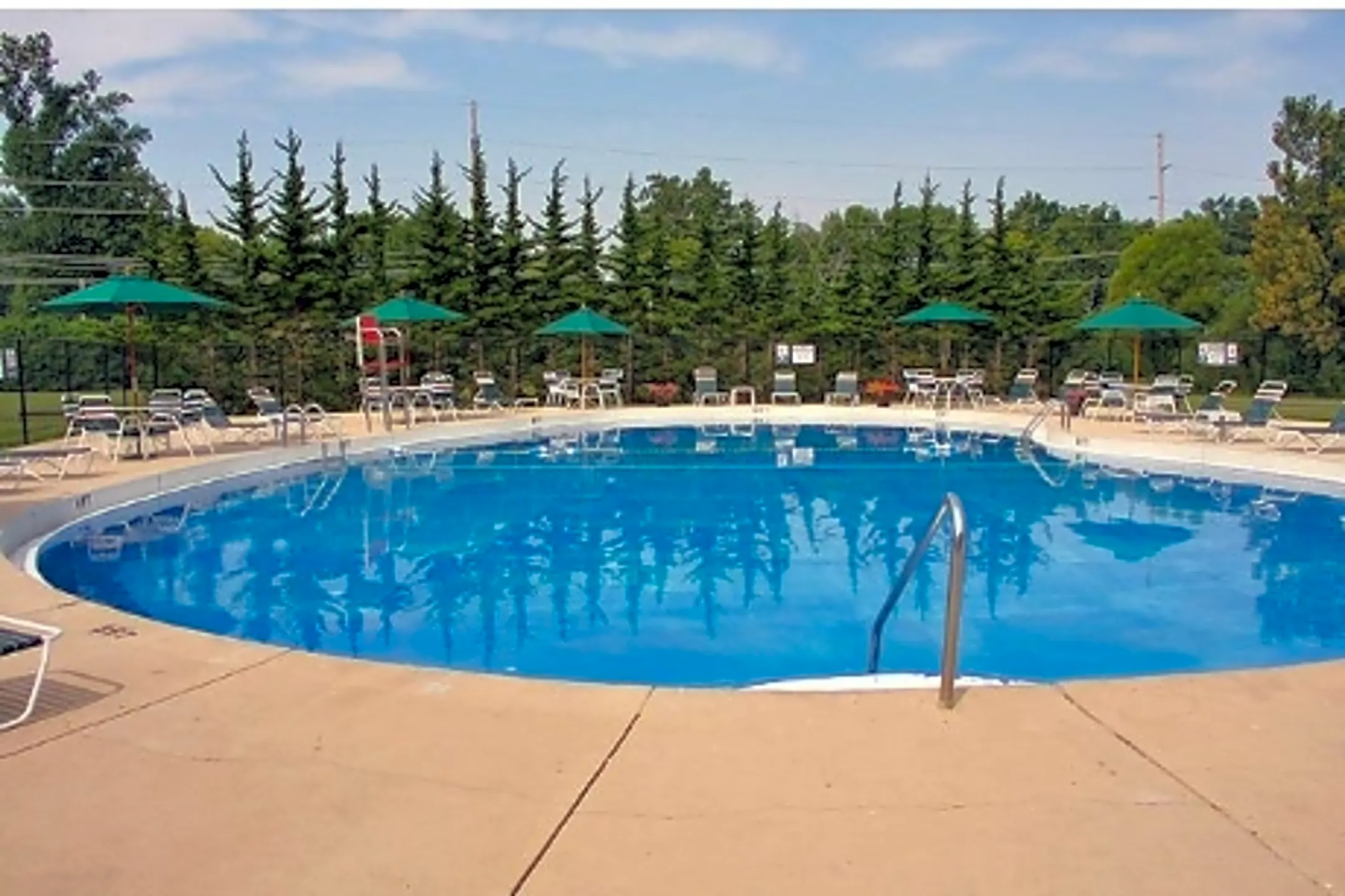 St. Clair Village 409 Carlyle E Belleville, IL Apartments for Rent