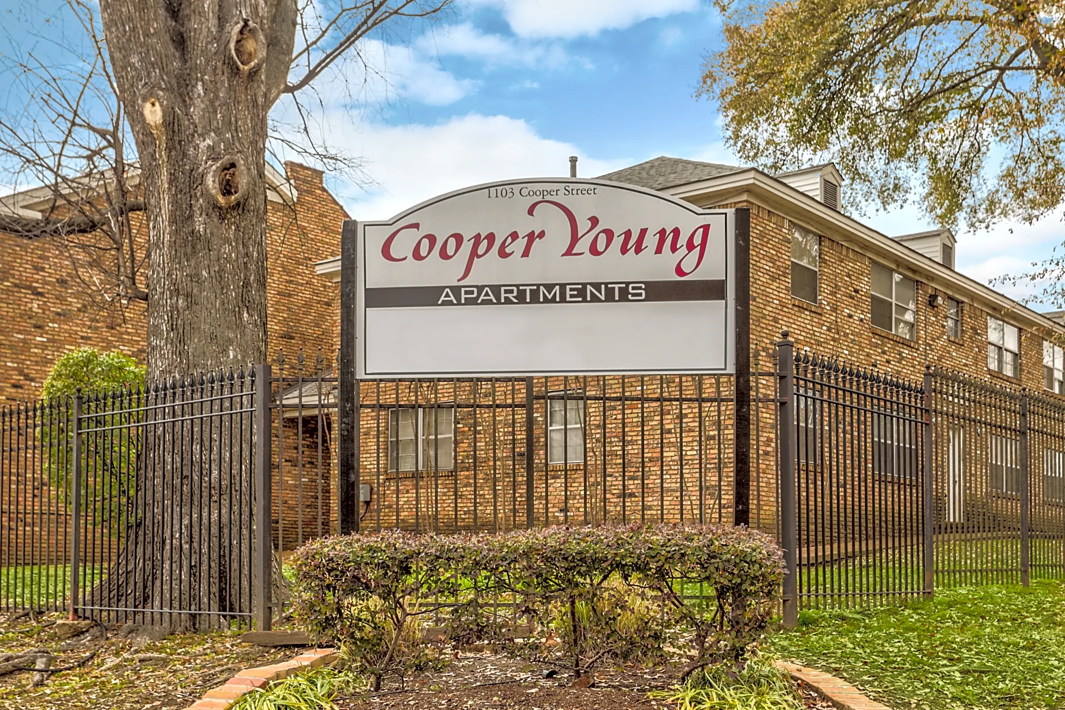 Cooper Young Apartments - Memphis, TN 38114