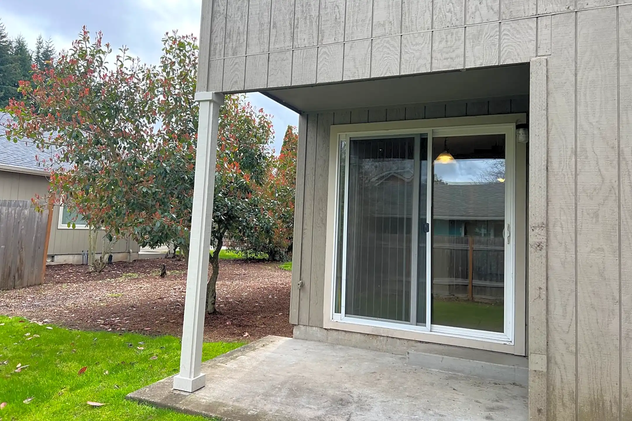 2127 W Irwin Way Houses Eugene, OR 97402