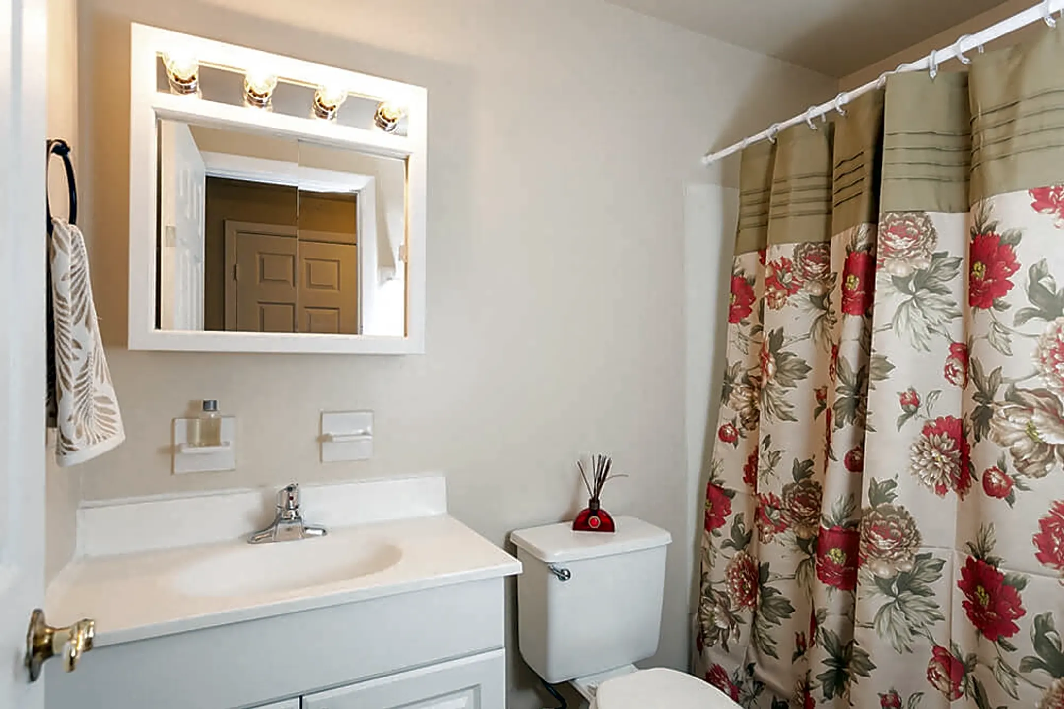 Newcastle Apartments Rochester, NY 14626