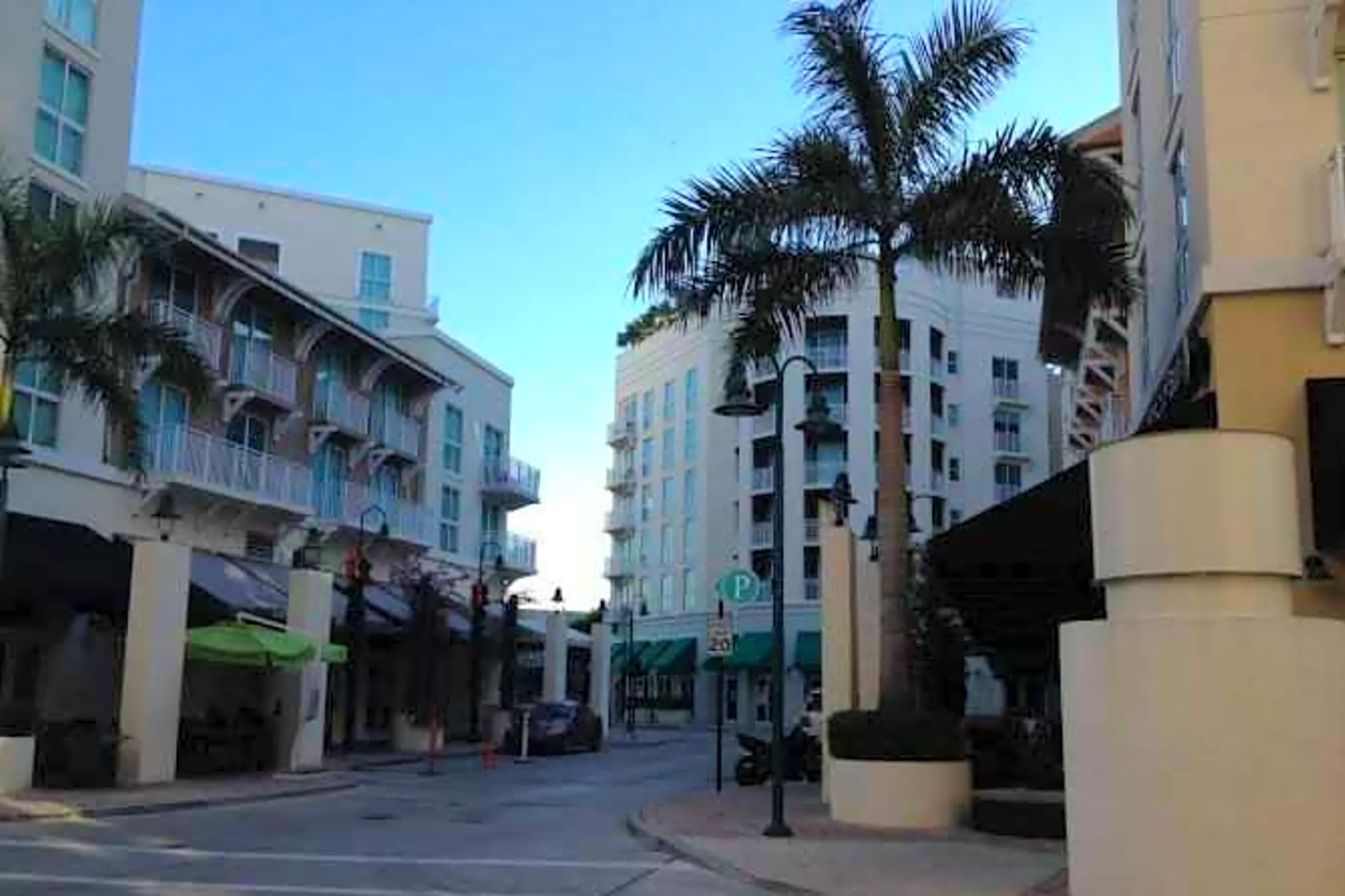 Downtown Dadeland 7280 SW 90th St Apt E206 Miami, FL Apartments for