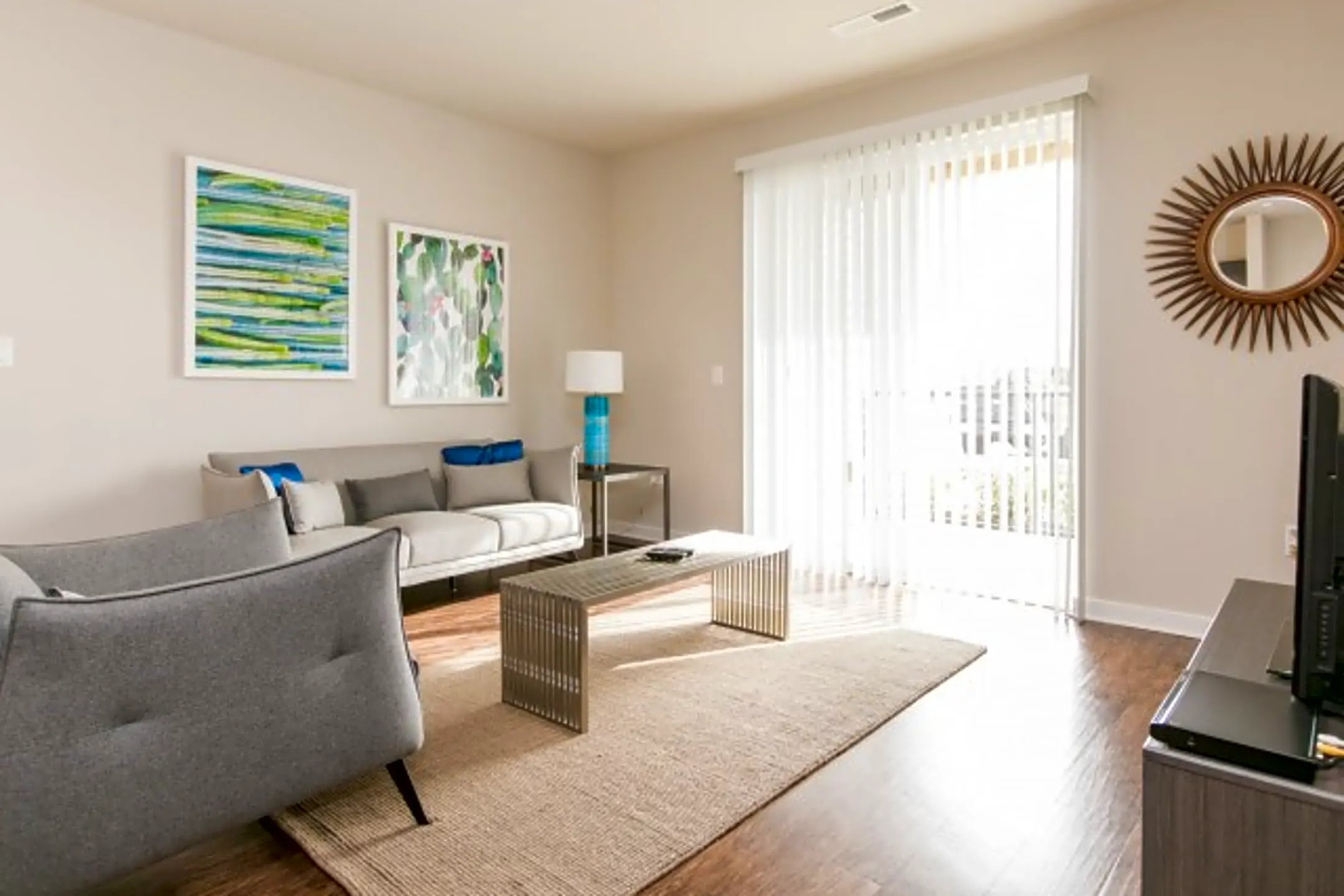 The Apartments at Charlestown Crossing 400 W Claiborne Rd North