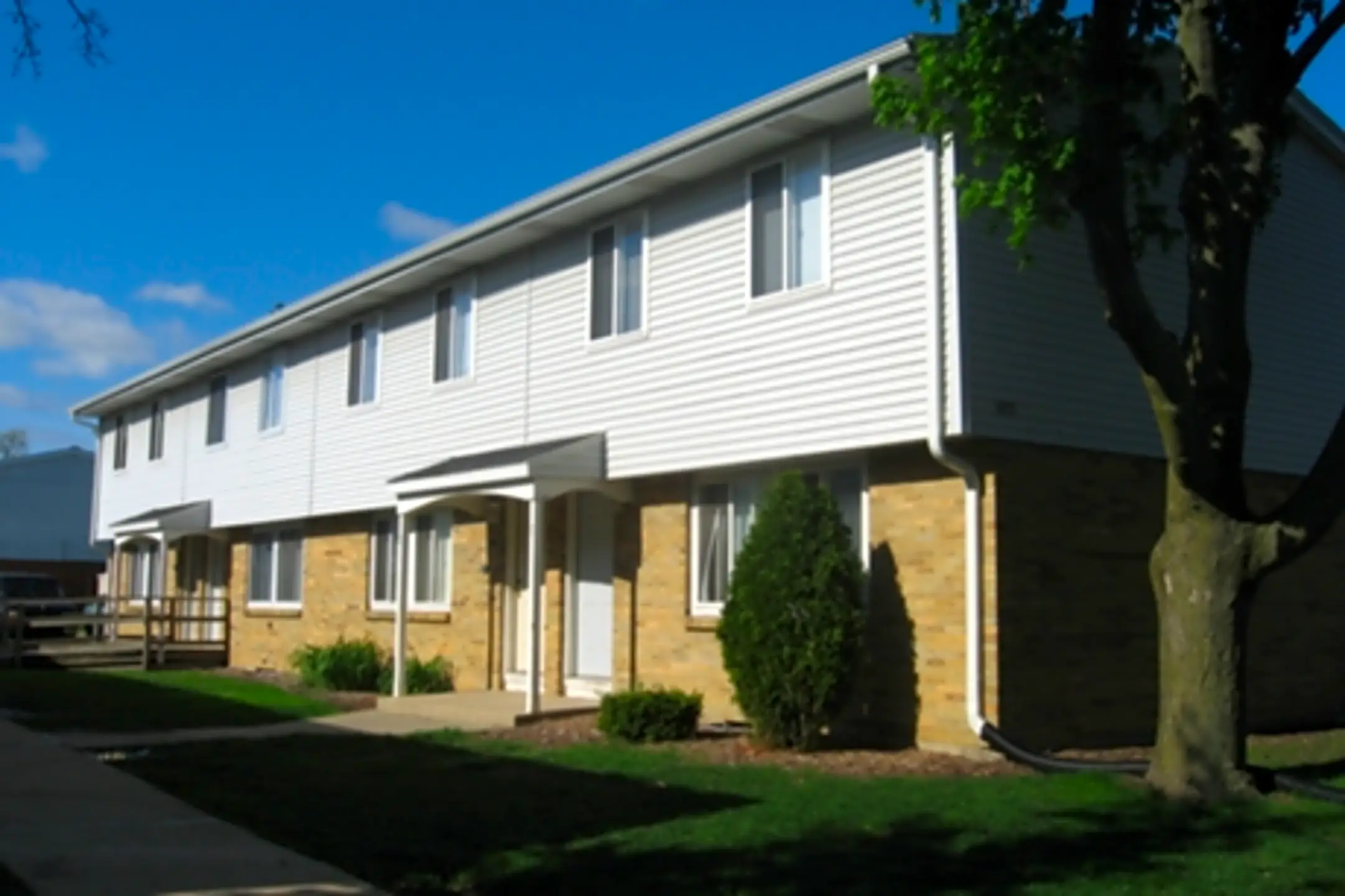 Eastpointe Apartments 309 Clyde Gallagher Ave Madison, WI