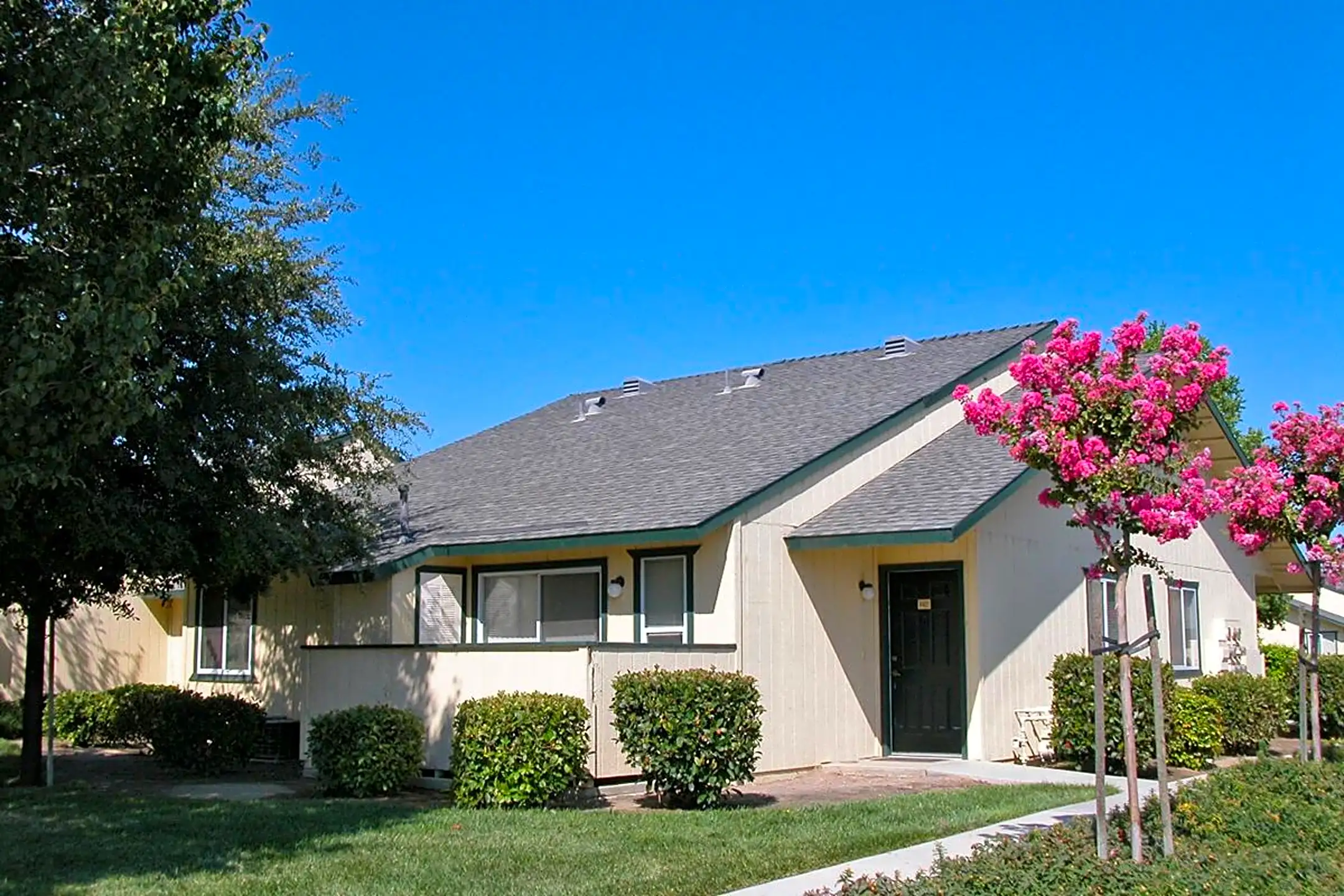 Ridgeview Apartments Coalinga, CA 93210