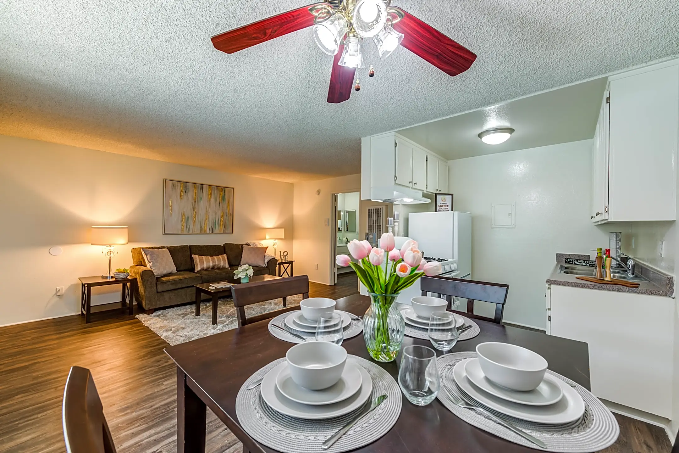 Promenade Apartments 15105 Victory Blvd Van Nuys, CA Apartments for