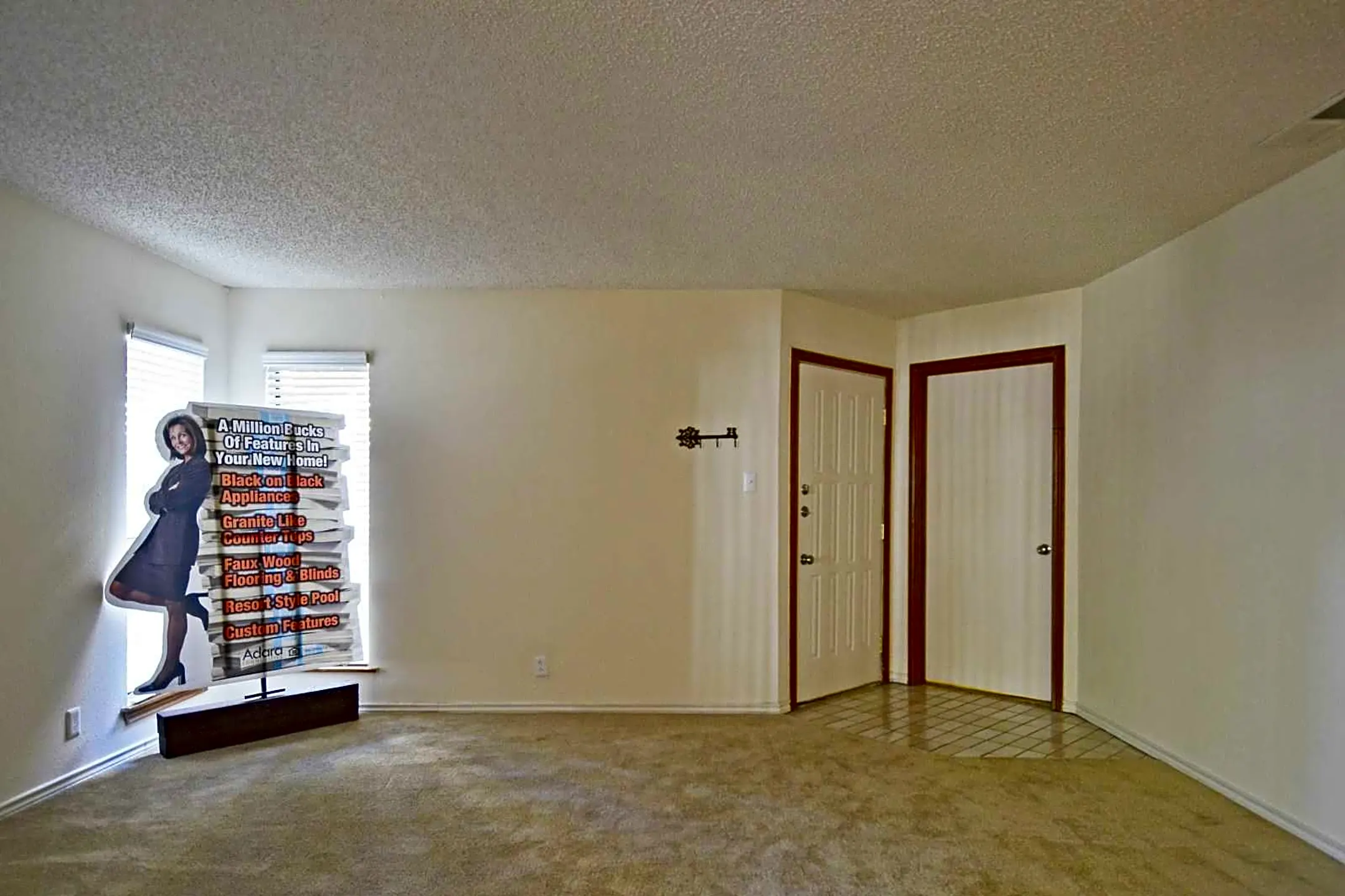 Living Room - 4000 Horizon Hill Apartments - San Antonio, TX