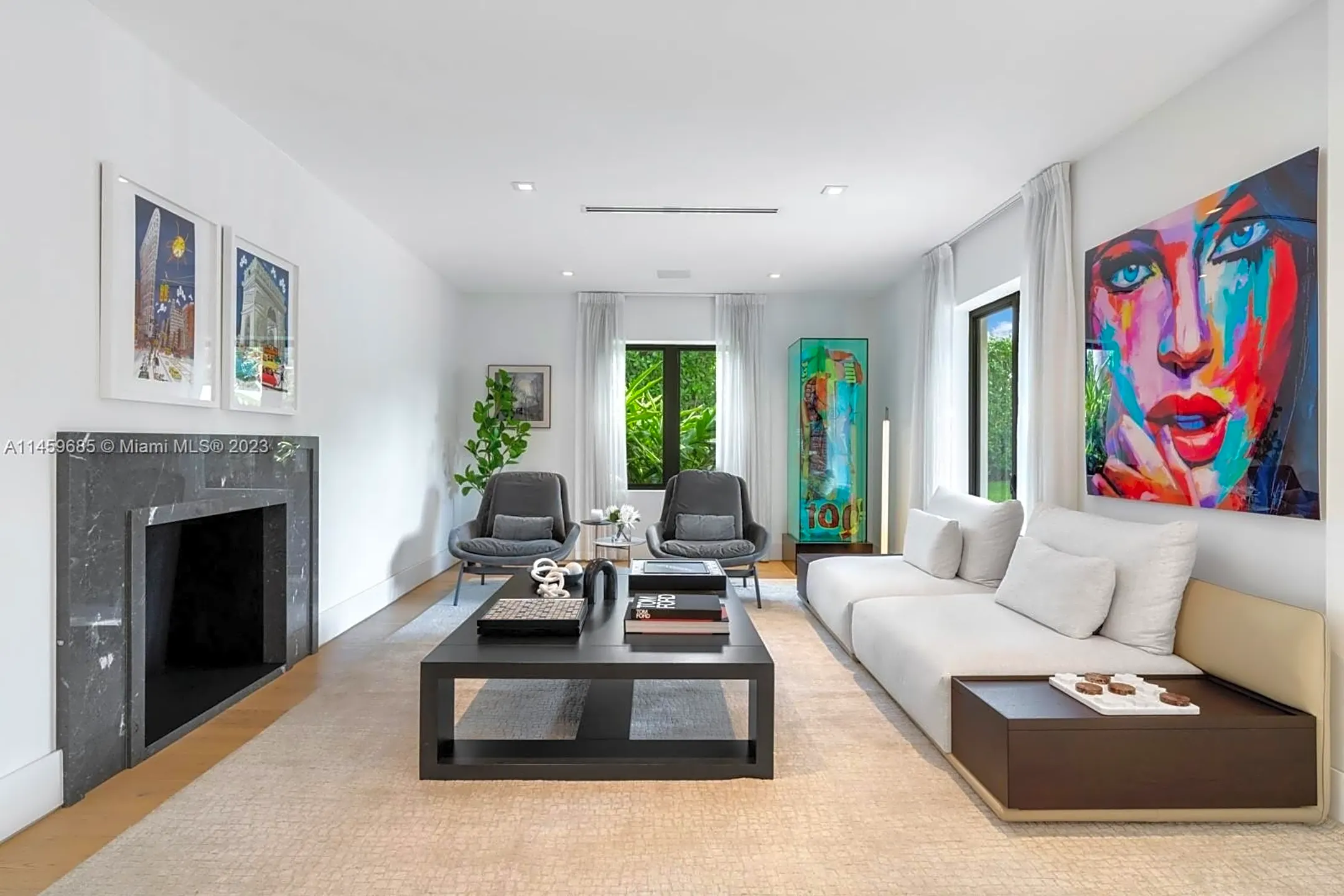 Living Room - 1221 W 48th St - Miami Beach, FL