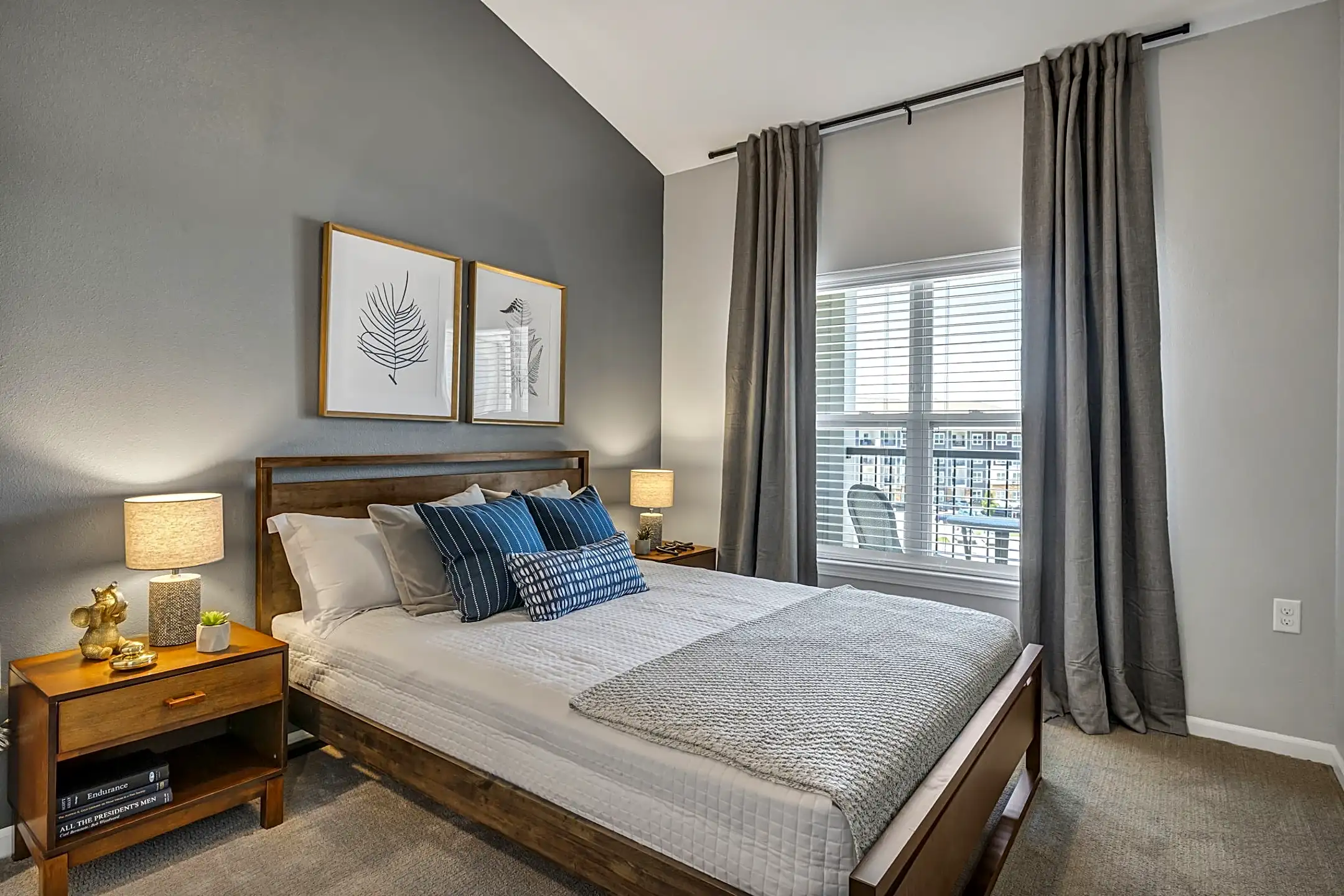 Kinsley Forest 5400 North Summit Street Kansas City, MO Apartments