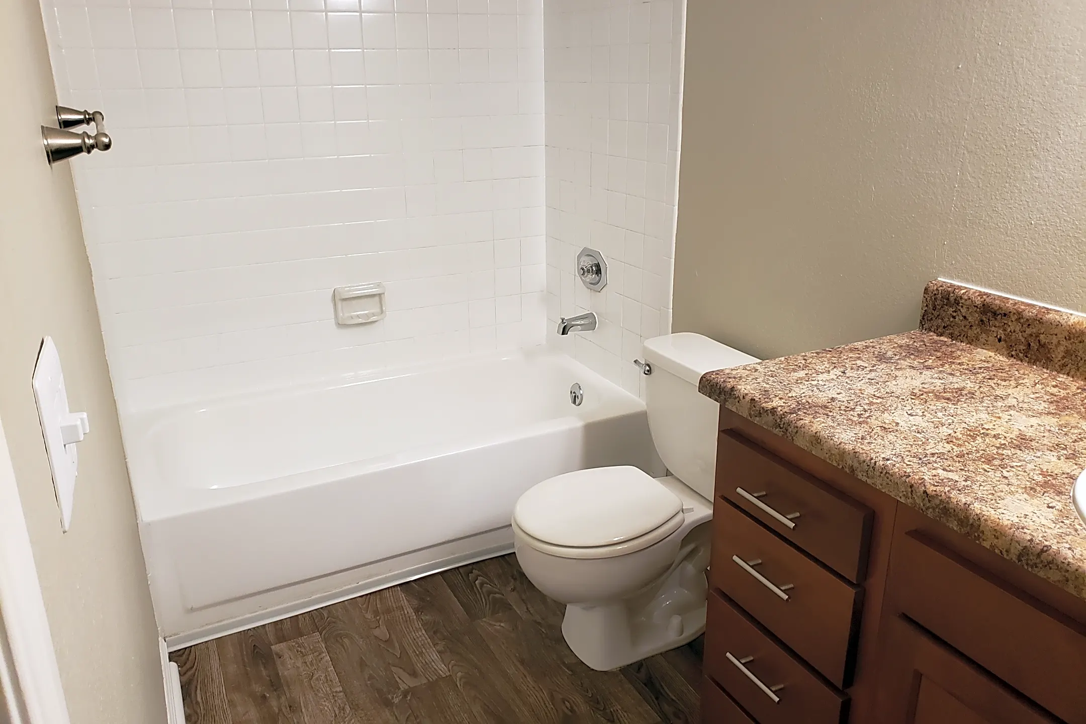 Casa De Fuentes 11700 Stearns St Overland Park, KS Apartments for