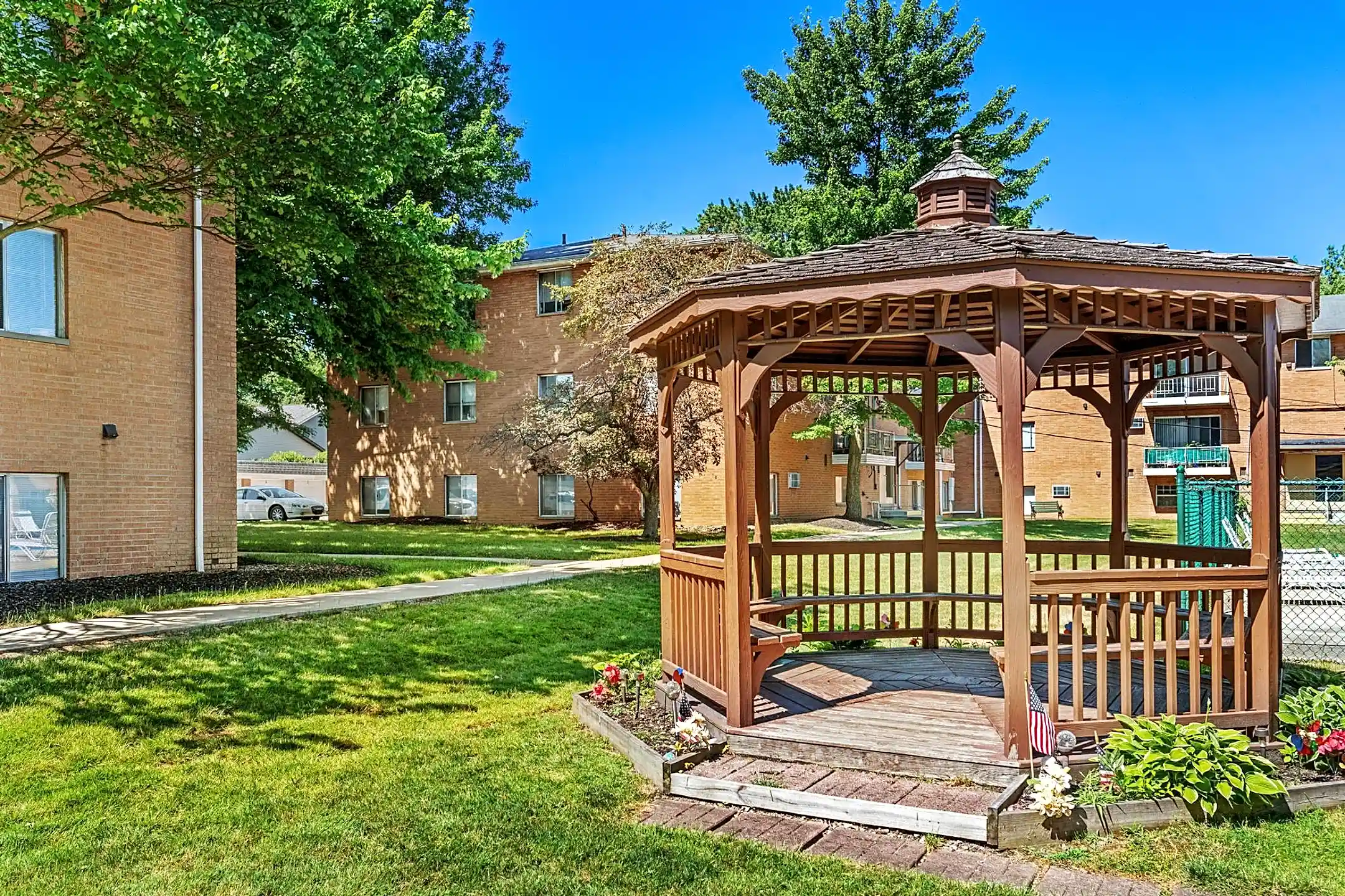 Parma Park East and Parma Park West 2705 Snow Rd Cleveland, OH Apartments for Rent Rent.