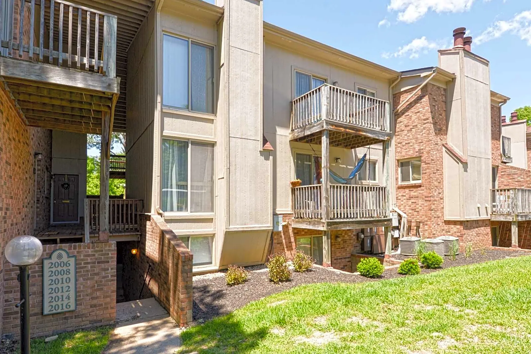 Pinetree Apartments - Dayton, OH 45409