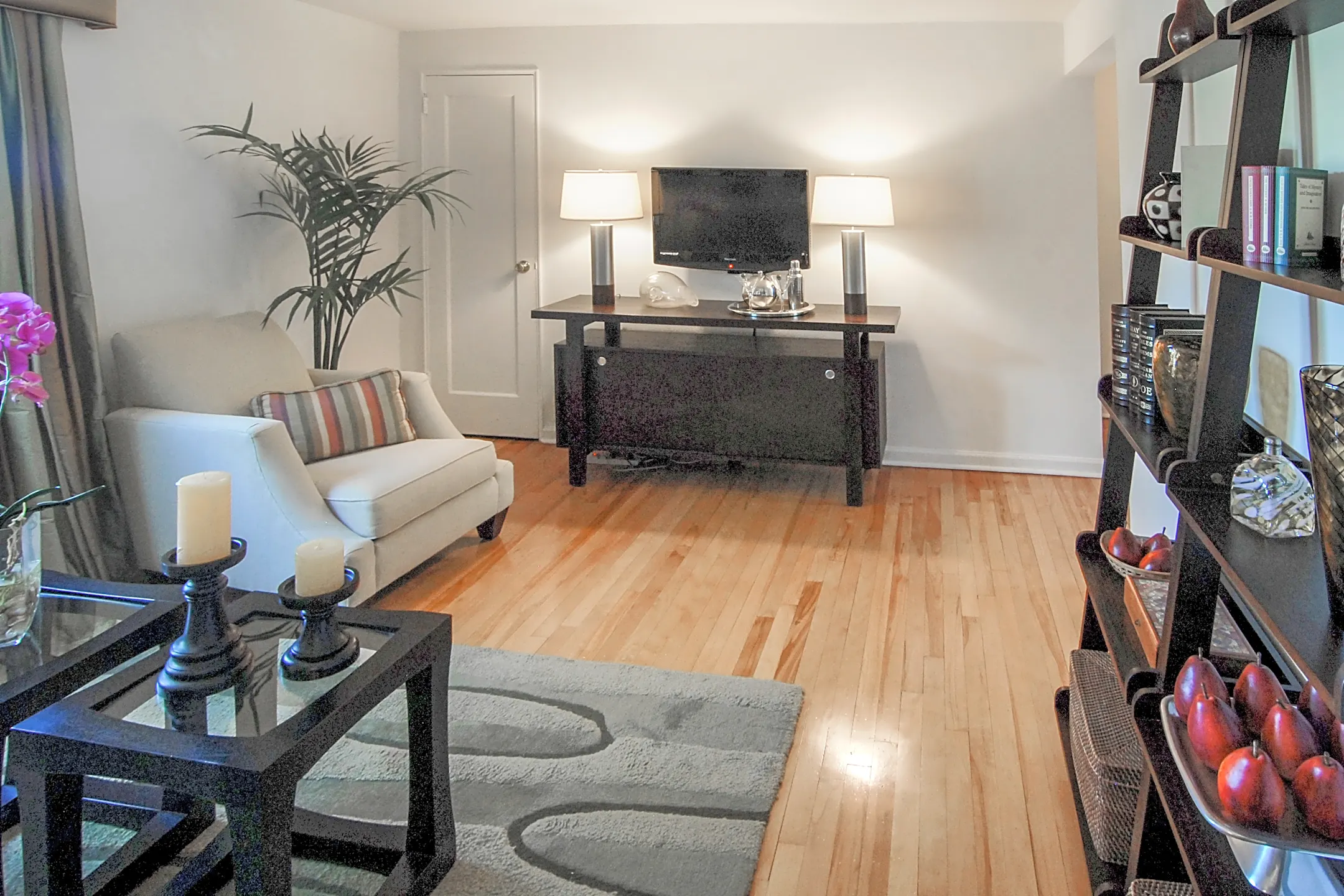 Brookchester Apartments New Milford, NJ 07646