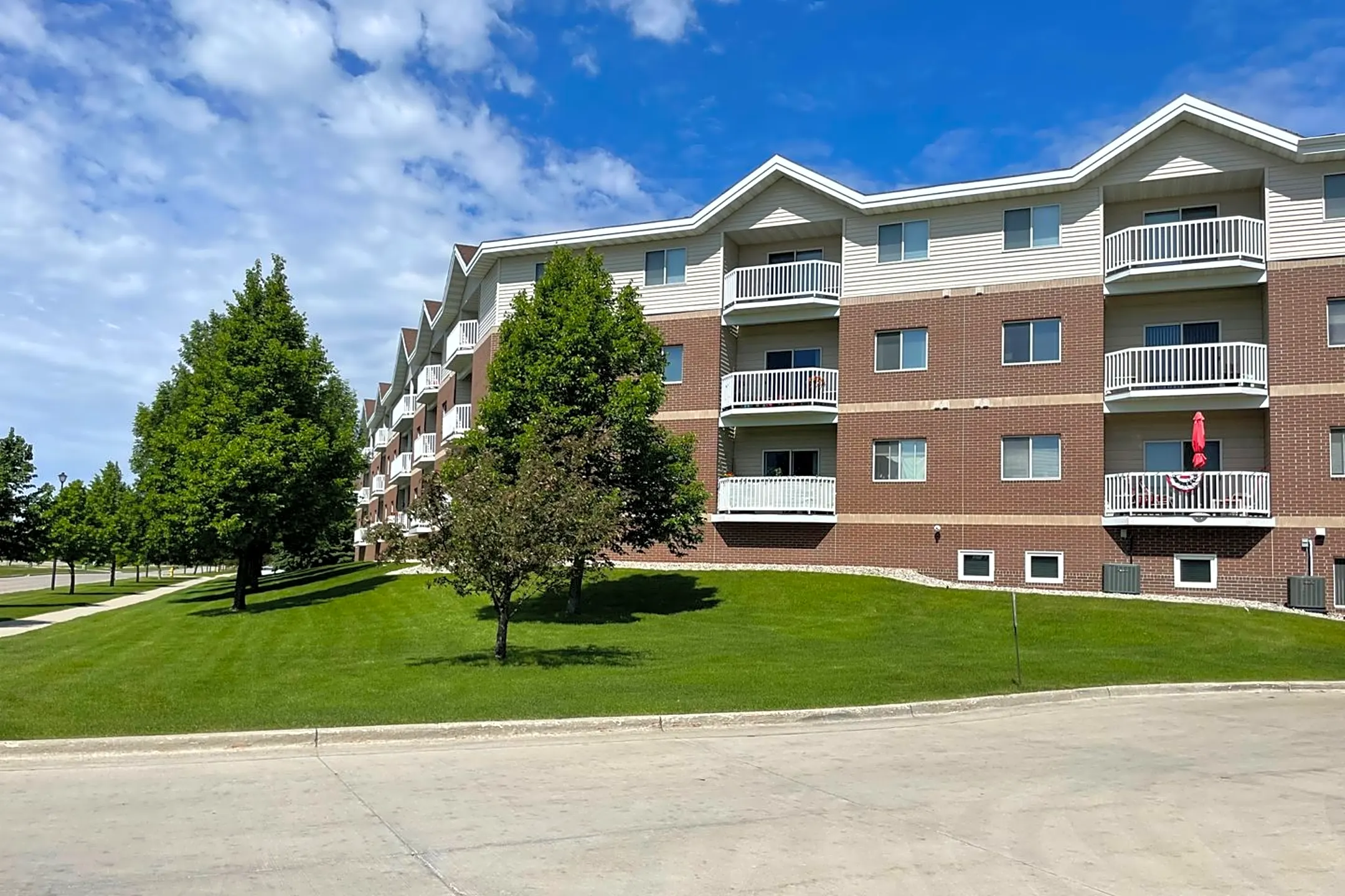 West Ridge Apartments Apartments - Grand Forks, ND 58201