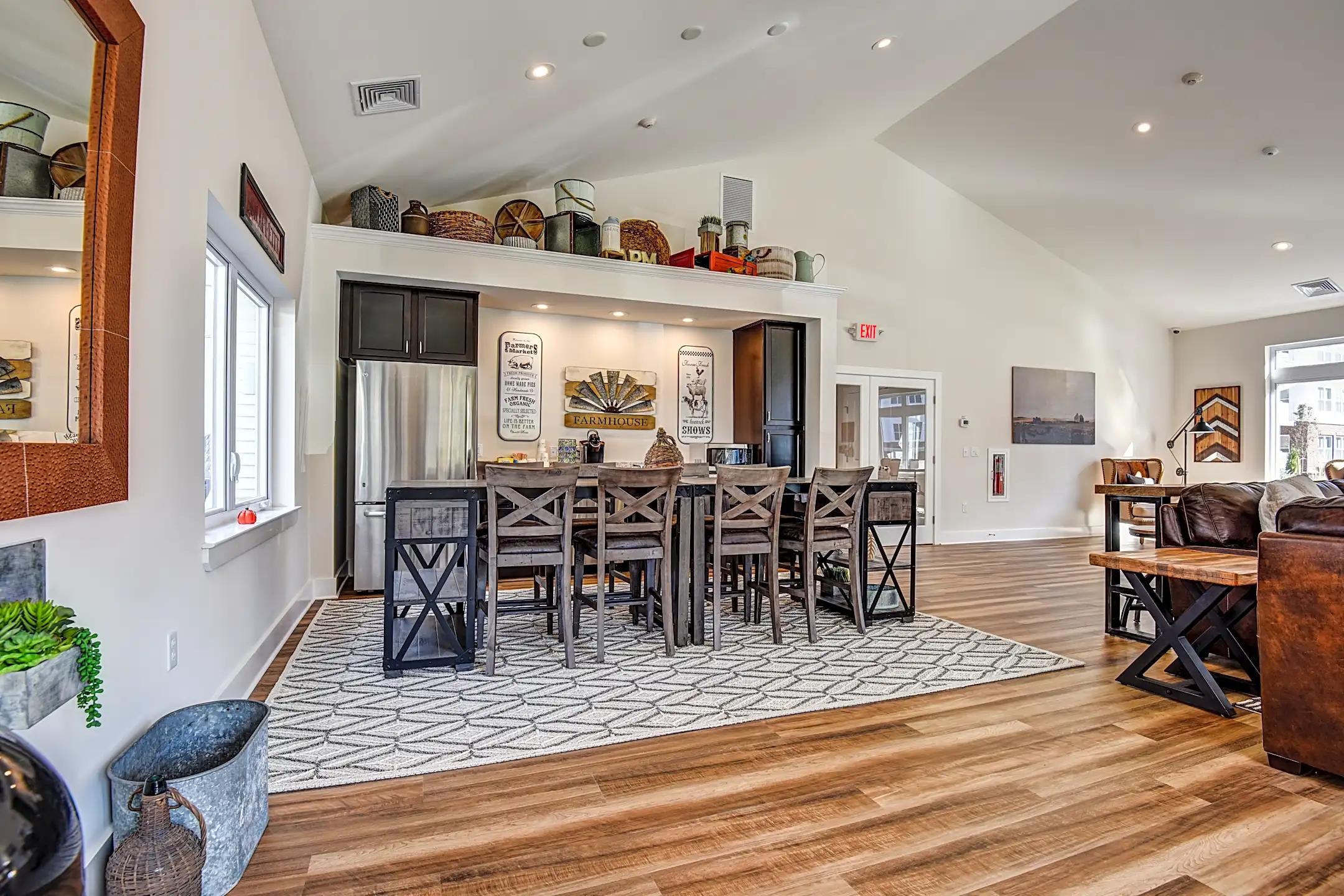 Reynolds Farm Morningside Drive North Kingstown, RI Apartments for