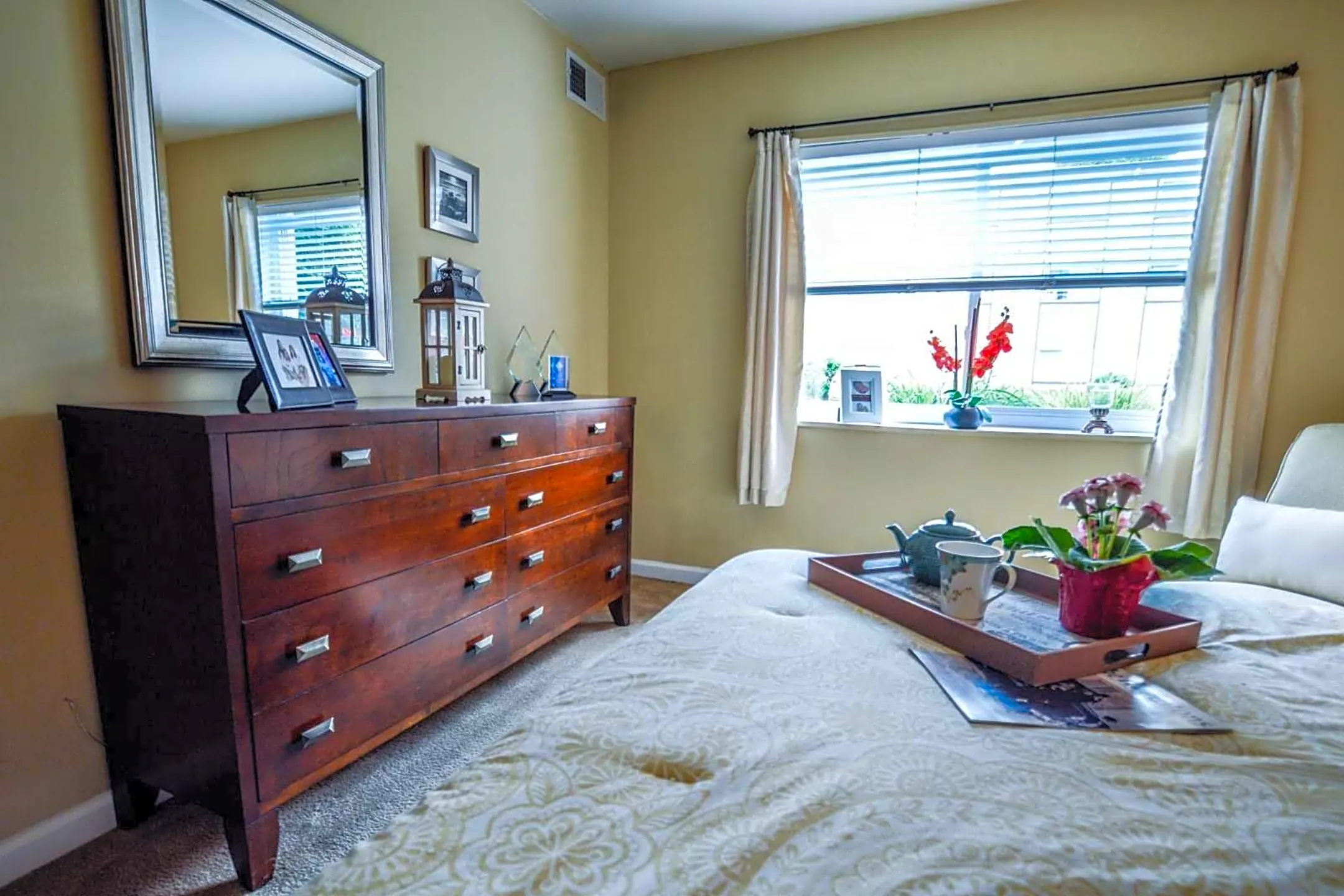 Bedroom - Arbor Lane - Feasterville Trevose, PA