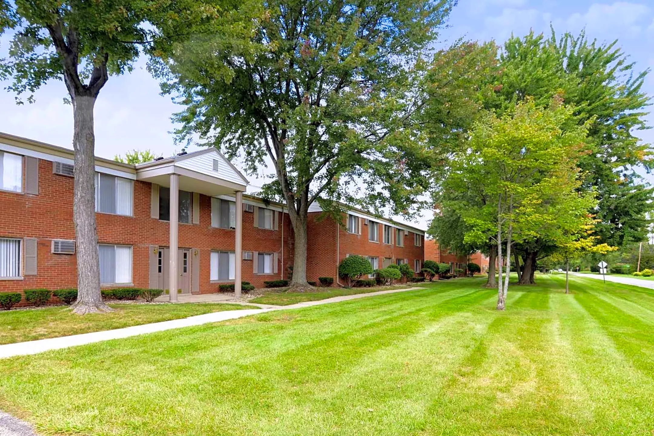 Bloomfield On The Green - 2510 Woodrow Wilson Blvd | West Bloomfield ...