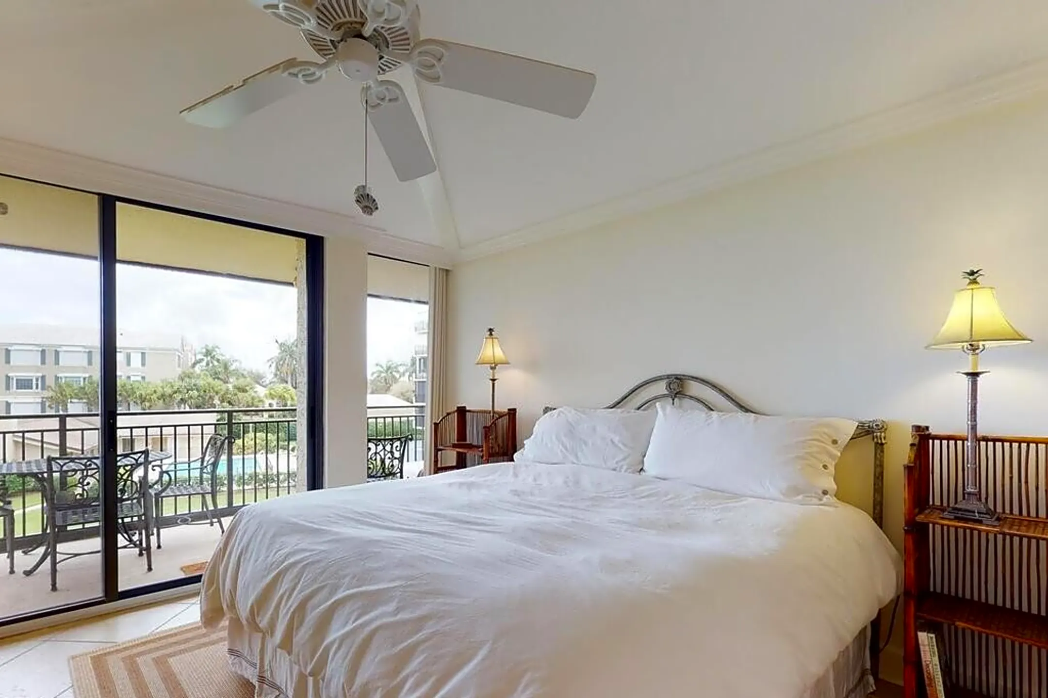 Bedroom - 1480 Ocean Dr #2J - Vero Beach, FL