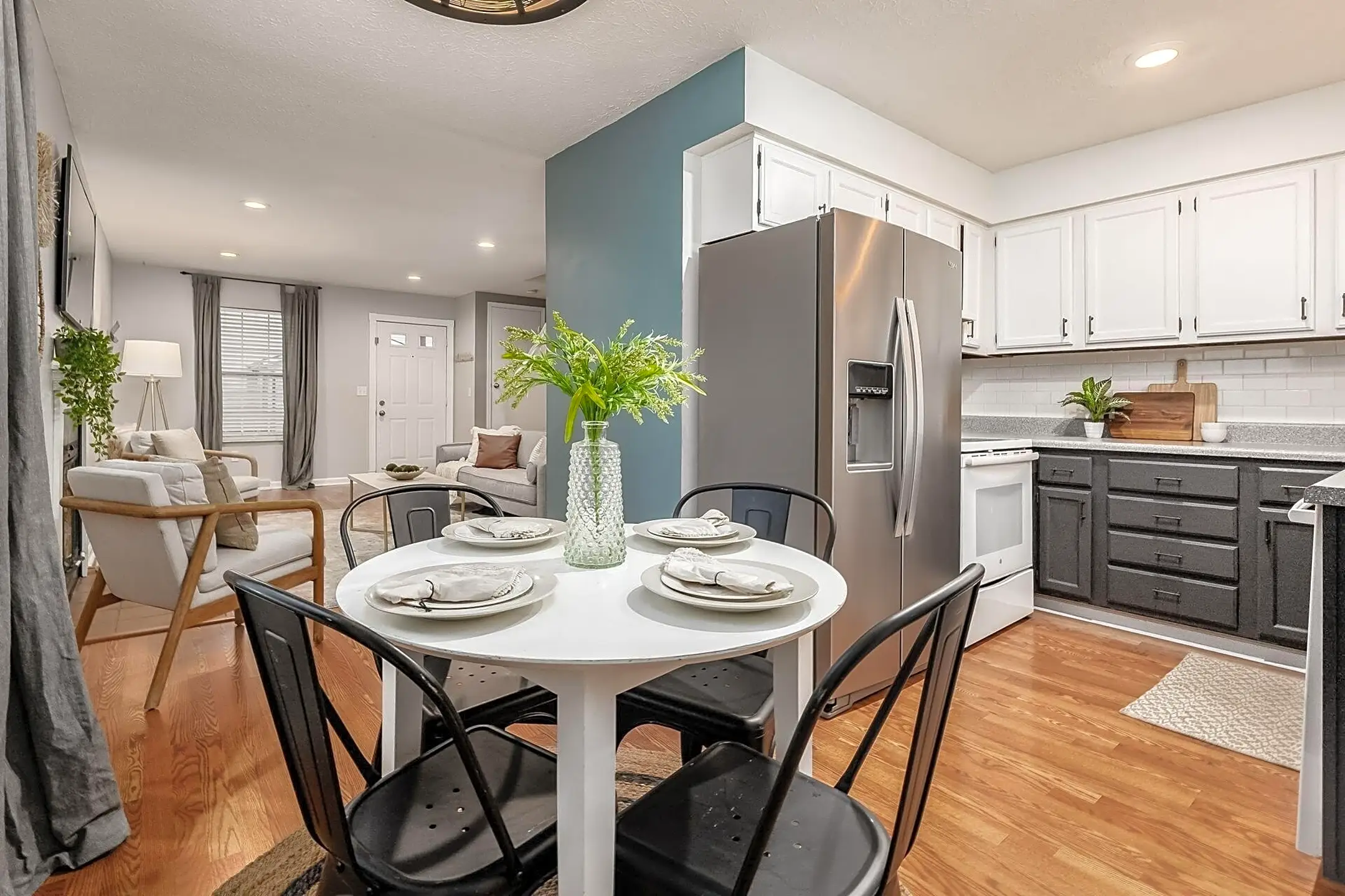 1202 Worthington Woods Blvd 15 Condos Columbus, OH 43085