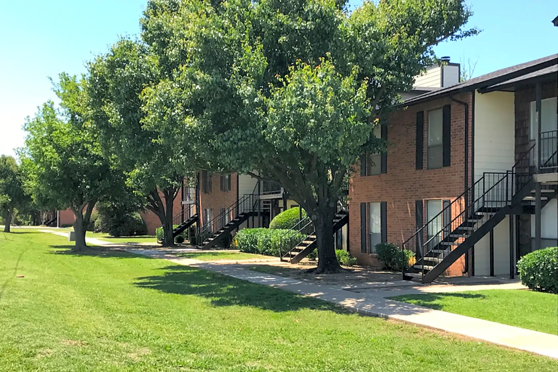 Whitehorse Apartments 10801 W Highway 66 Yukon, OK Apartments for