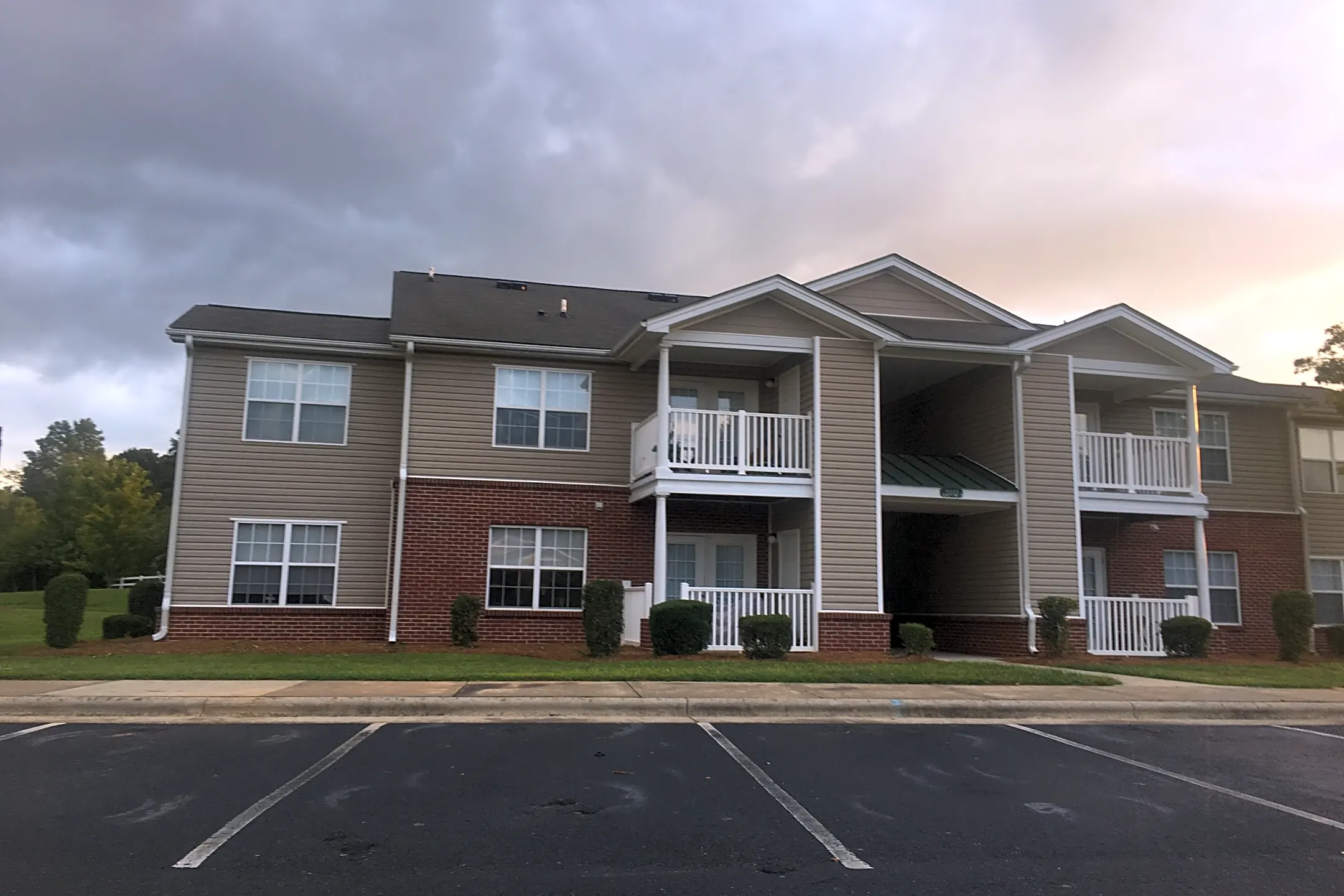 Abbington - 2004 Castleton Ct | Belmont, NC Apartments for Rent | Rent.