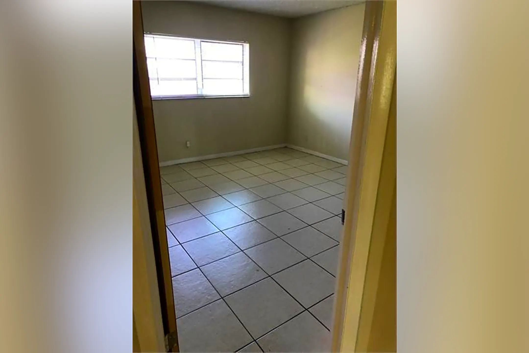 2051 NW 81st Ave 2051 NW 81st Ave unit 518 Pembroke Pines, FL