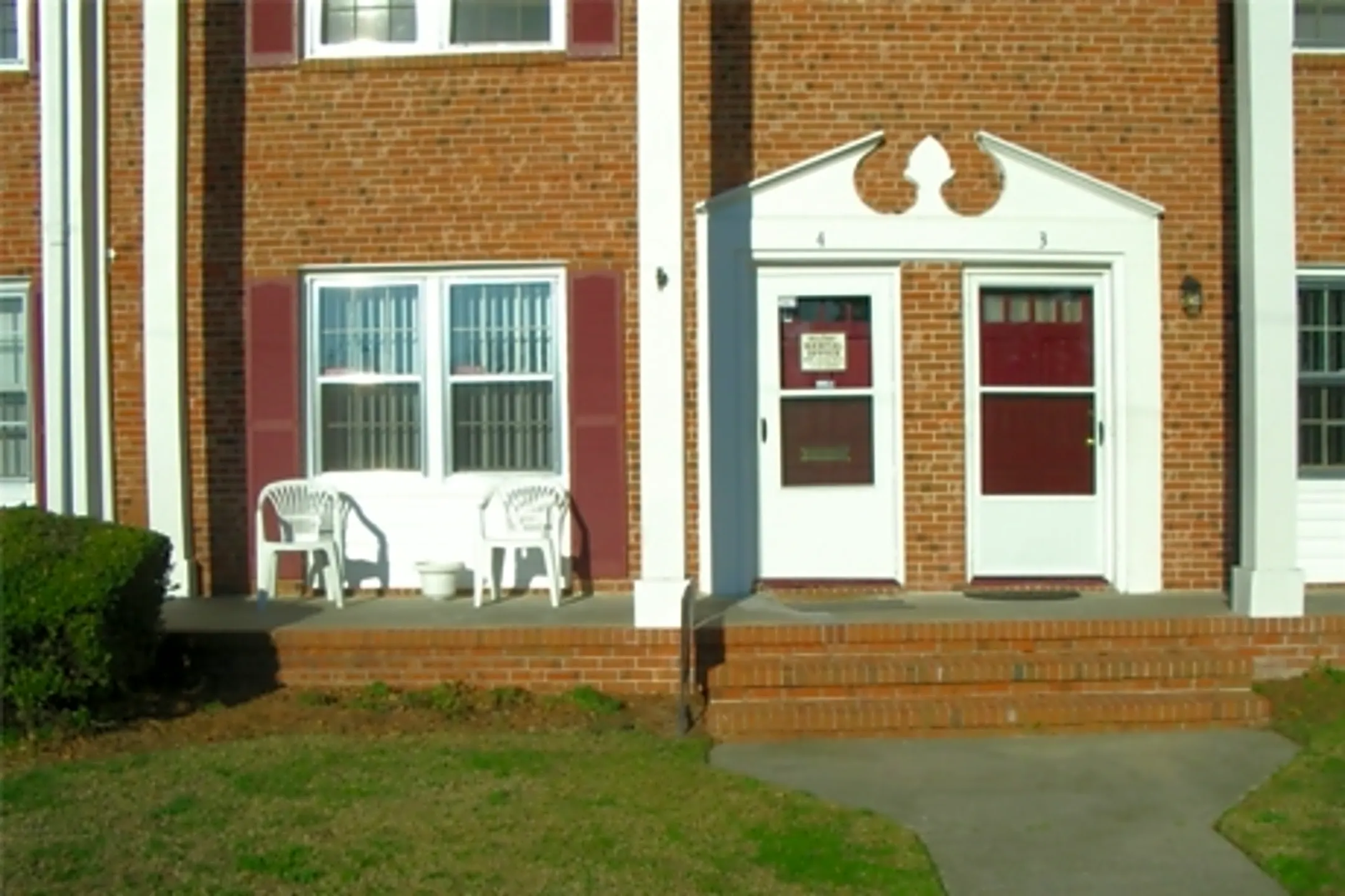 Brookview Apartments 318 Richlands Ave Jacksonville, NC Townhomes