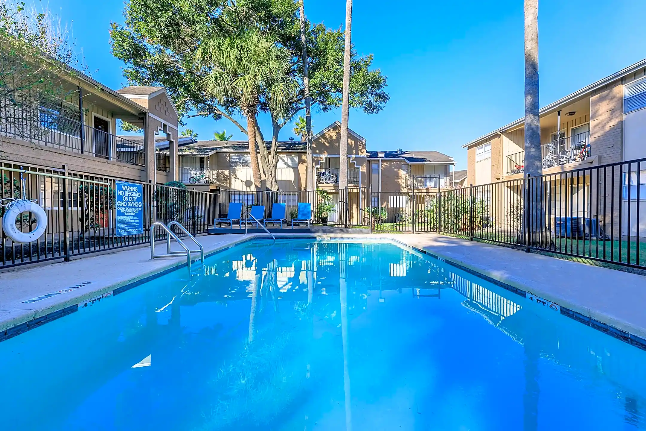 Pool - Serenity at City Side - Houston, TX