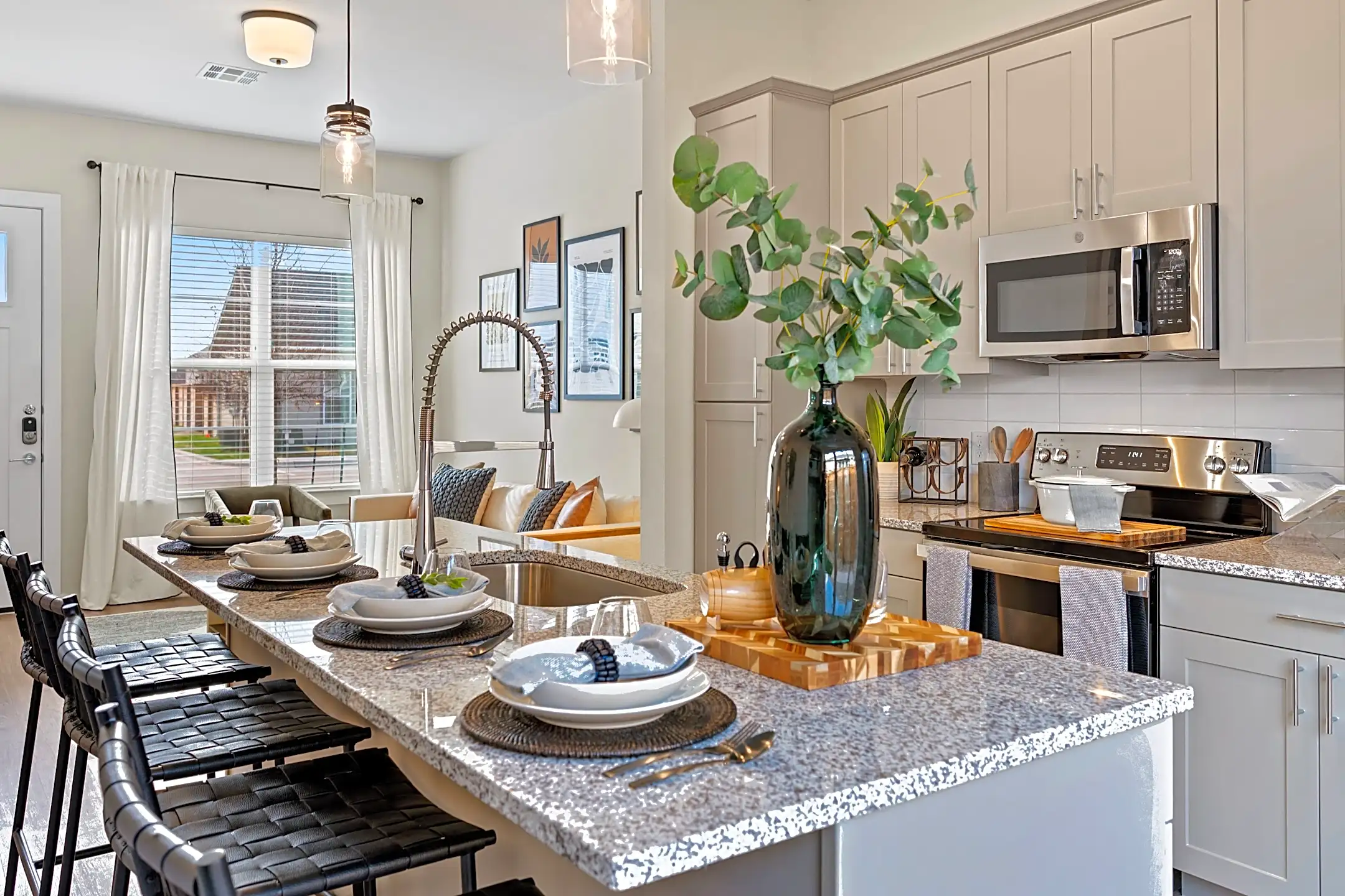 Avendale at the Colony 798 Sam Houston Drive Bastrop, TX Apartments