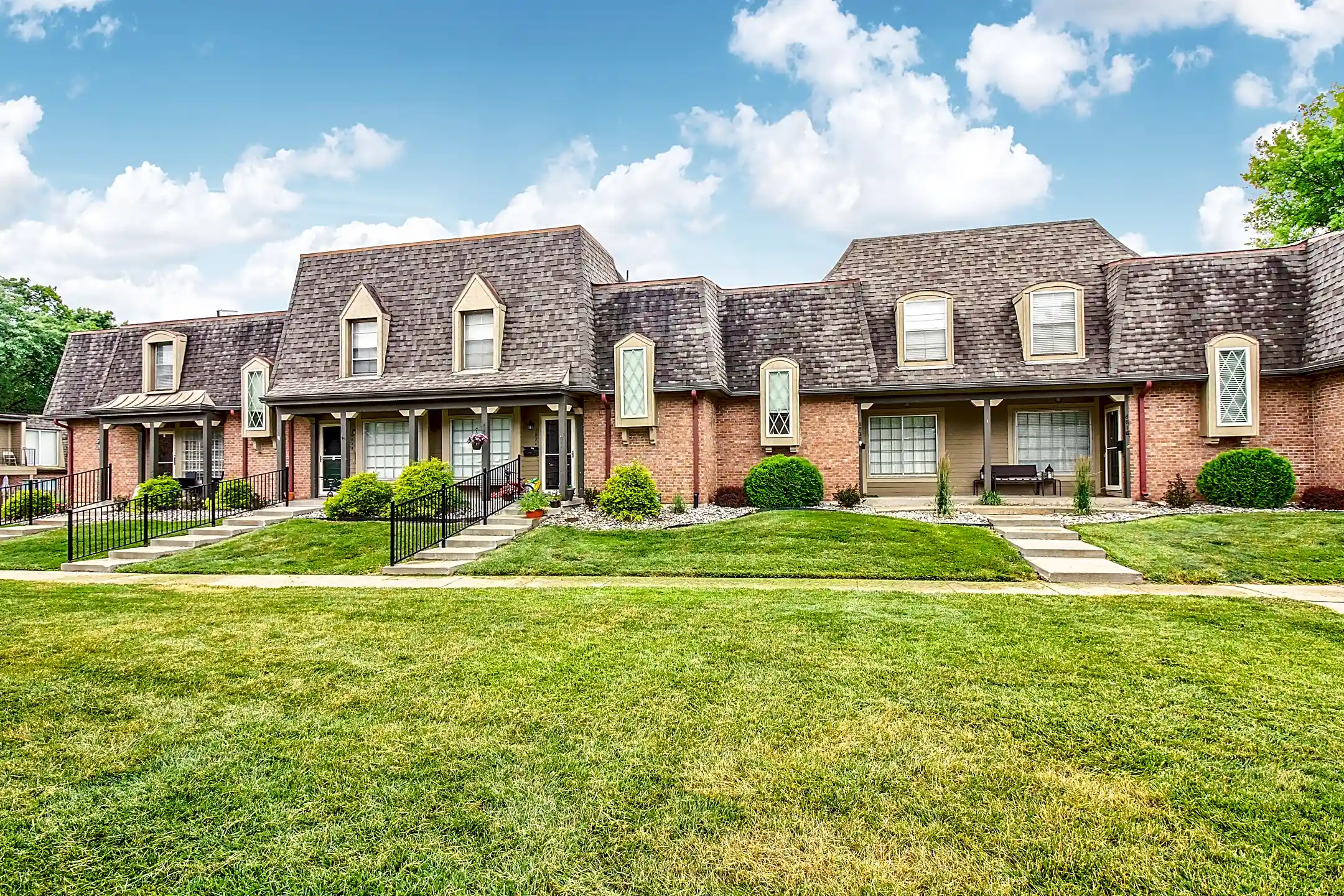 Louisburg Square Apartments & Townhomes Overland Park, KS 66212