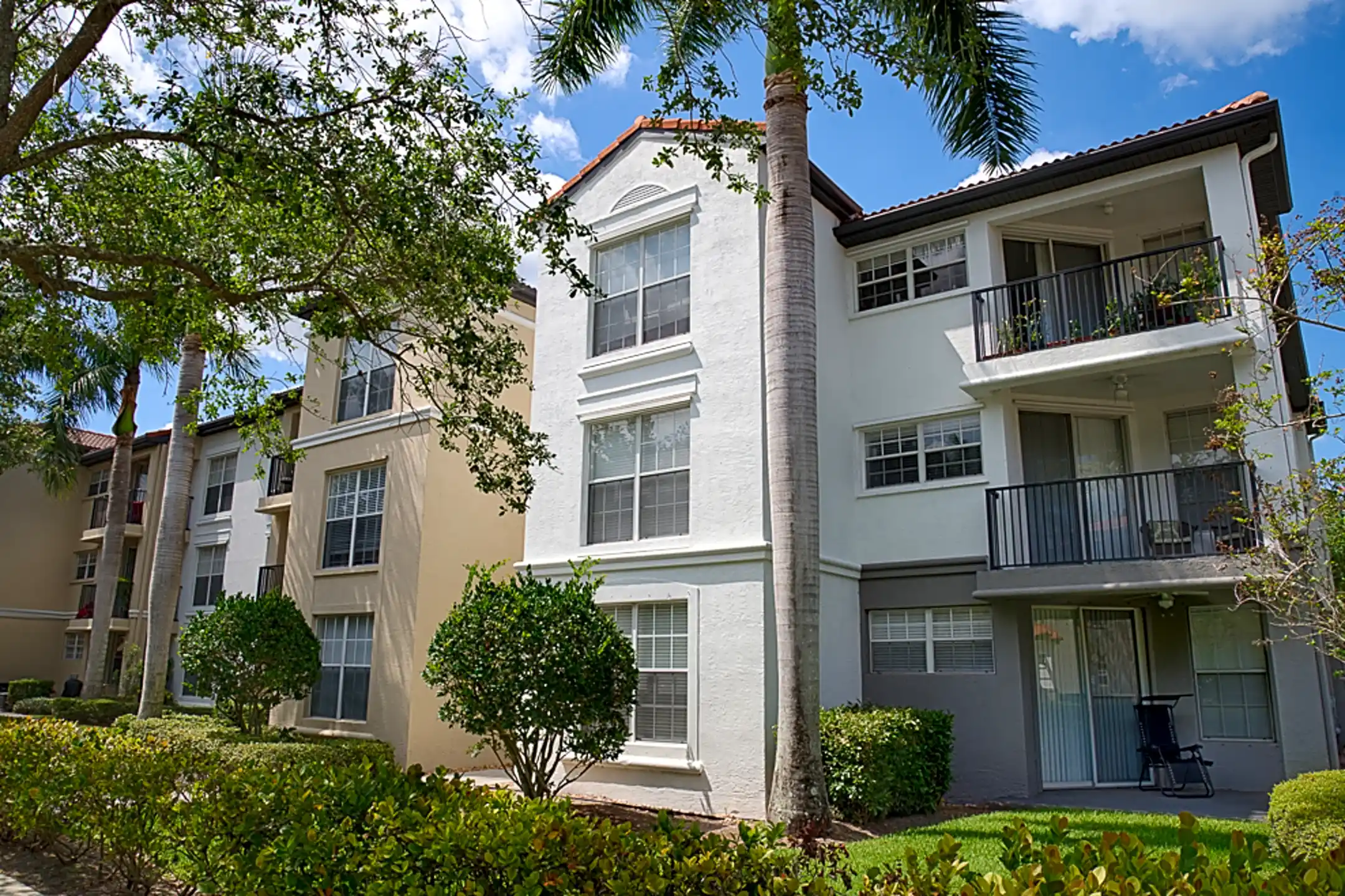 The Sophia at Abacoa 863 University Blvd Jupiter, FL Apartments for