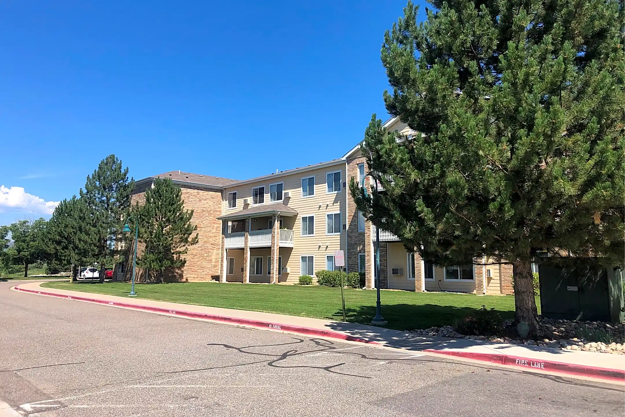 Pool - Towncentre Senior Apartments - Broomfield, CO