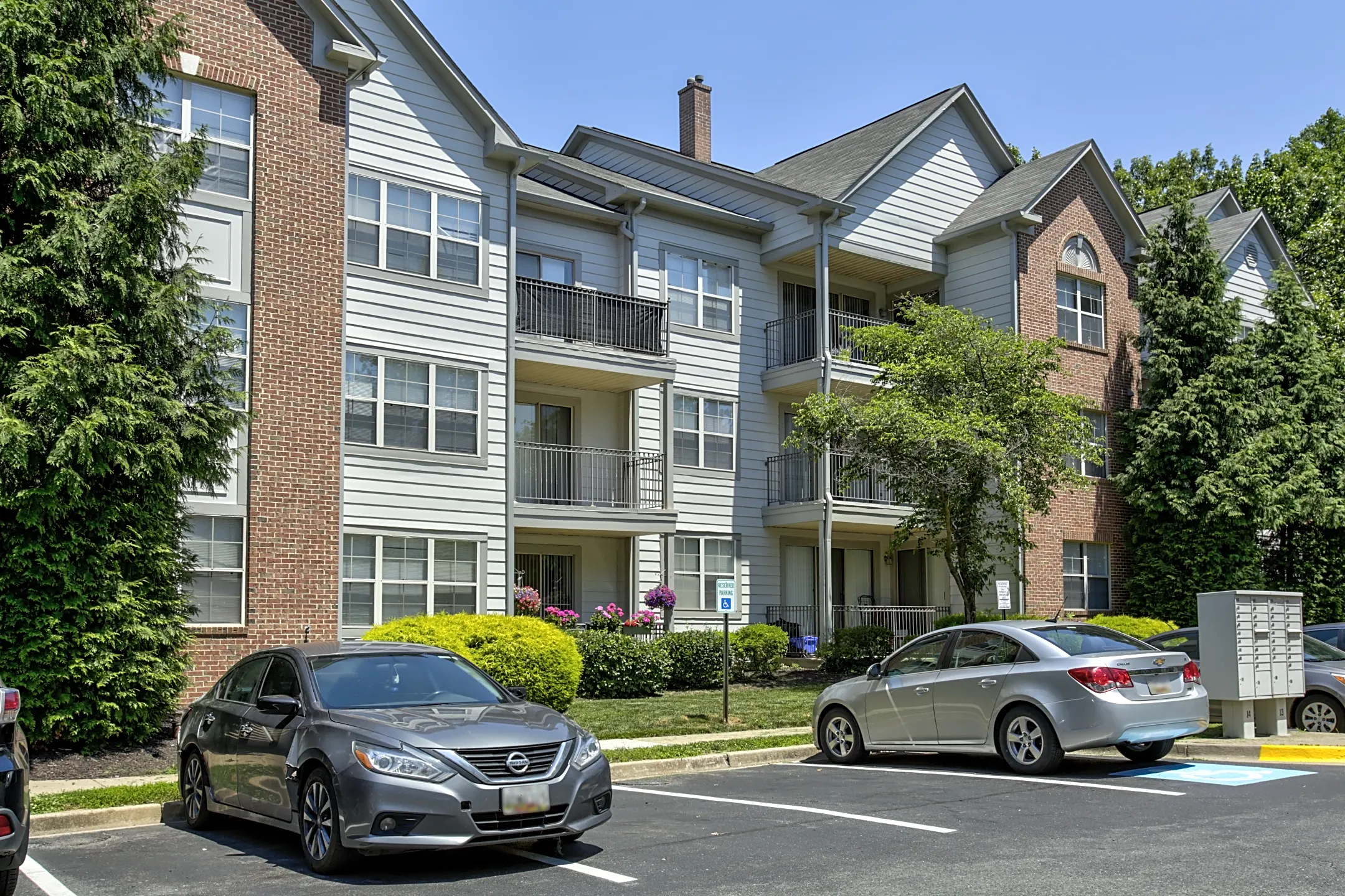 The Villages At Decoverly Apartments - Rockville, MD 20850