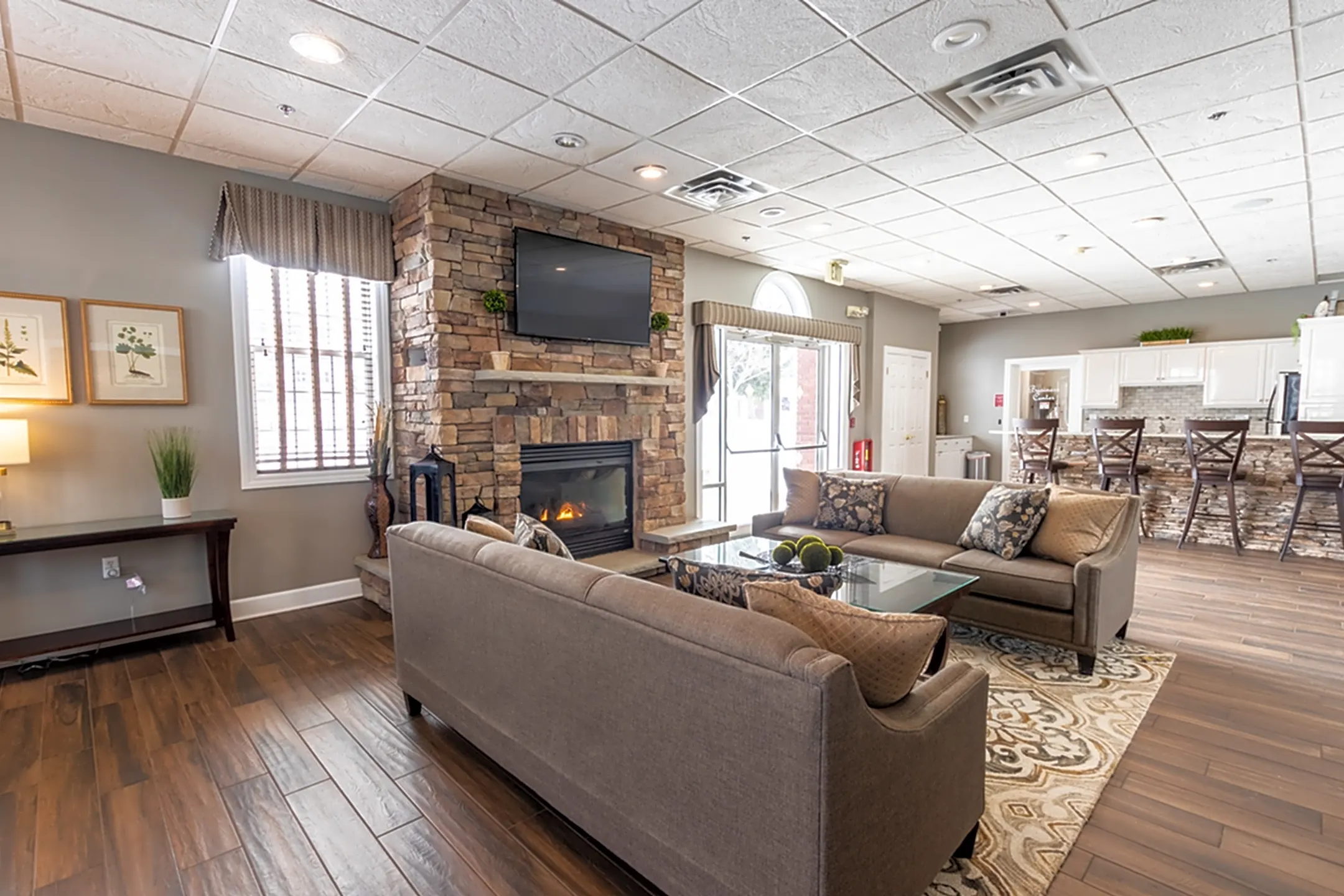 Living Room - Autumn Creek Apartments - East Amherst, NY