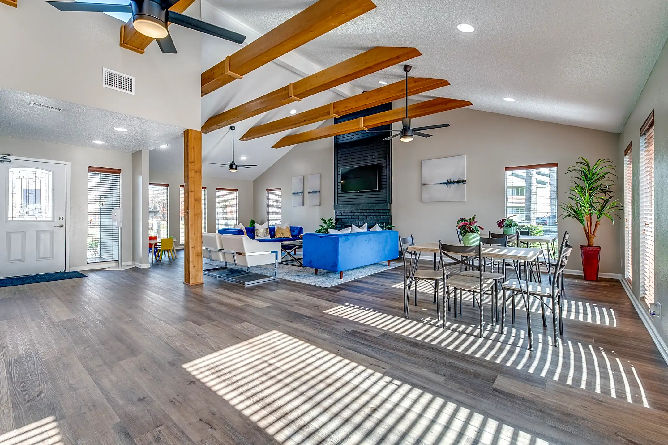 Cobble Hill 6050 Oakland Hills Dr Fort Worth, TX Apartments for