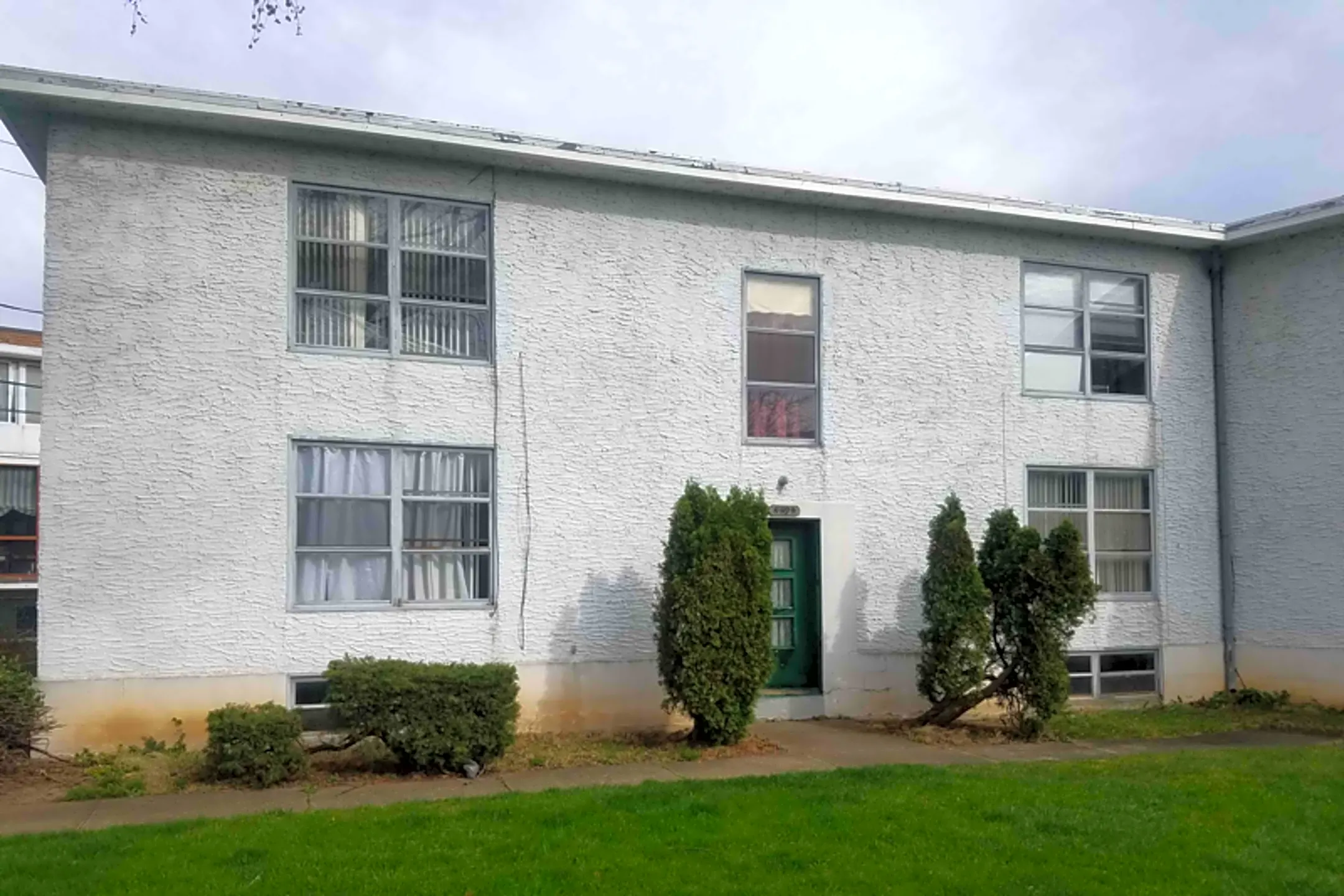 8405 Buffalo Ave Apartments Niagara Falls, NY 14304