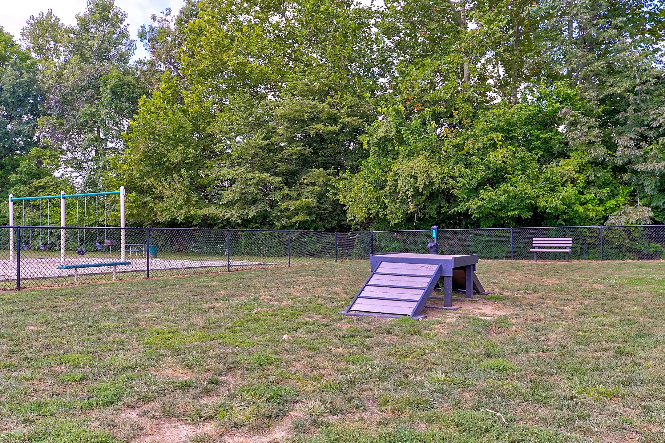 Lakeshore Apartments 727 Beachfront Dr Evansville, IN Apartments