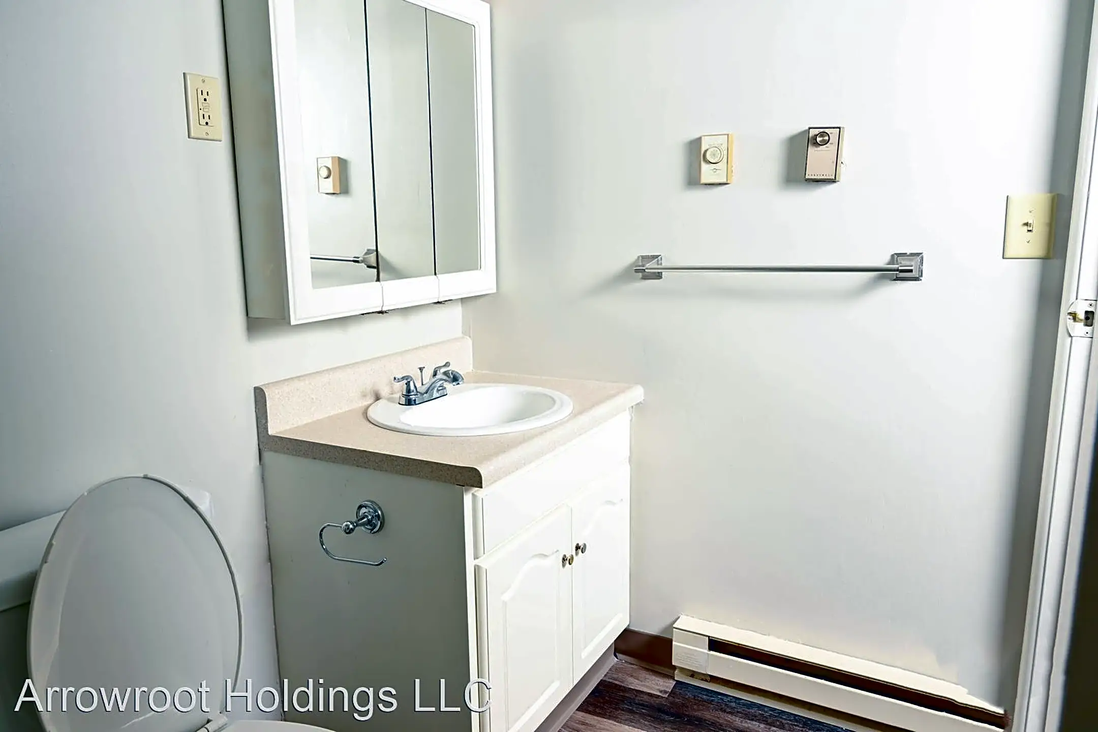 Bathroom - The Woods of Liberty - Youngstown, OH
