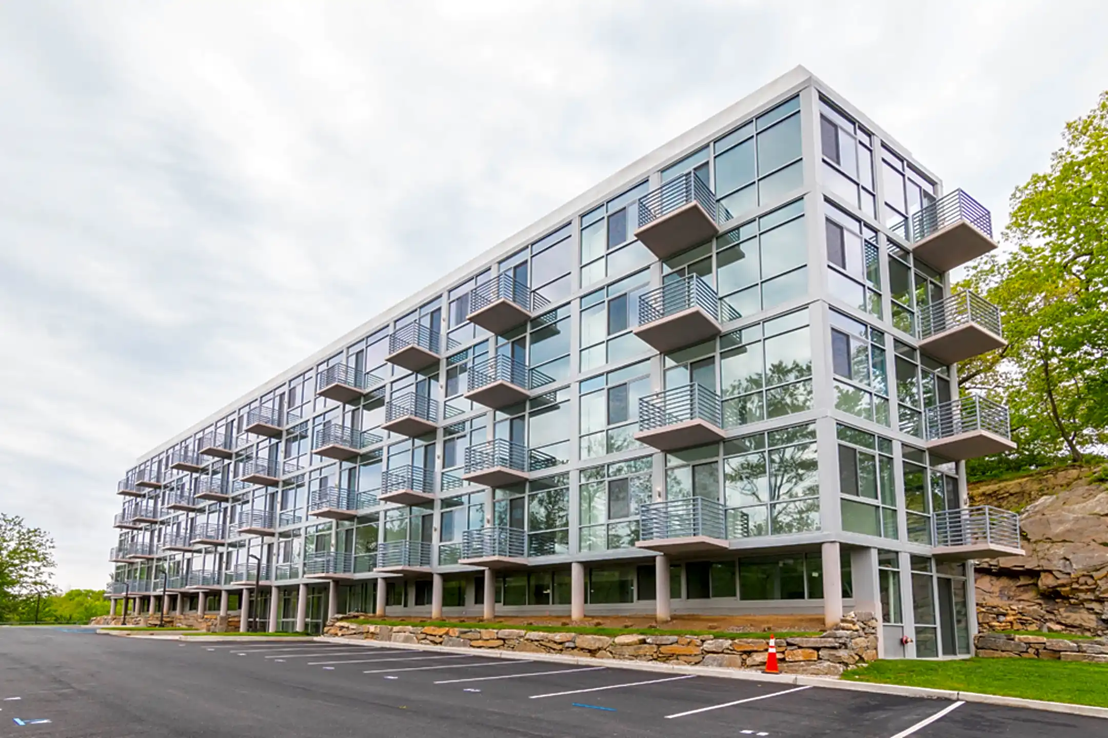 Glasshouse 250 250 South Central Avenue Hartsdale, NY Apartments