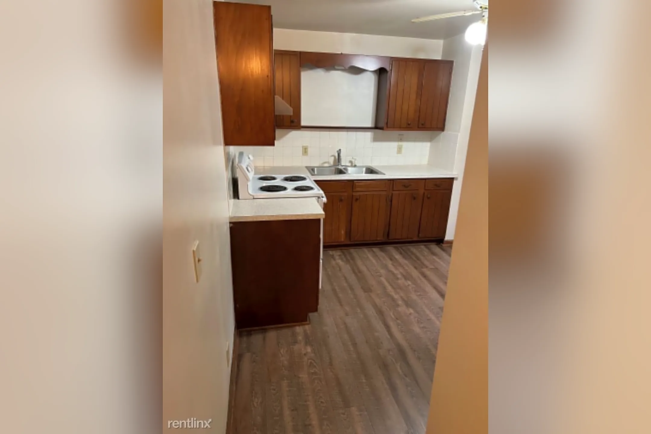 627 Prospect Ave S 627 Prospect Ave S unit 1 Hartville, OH