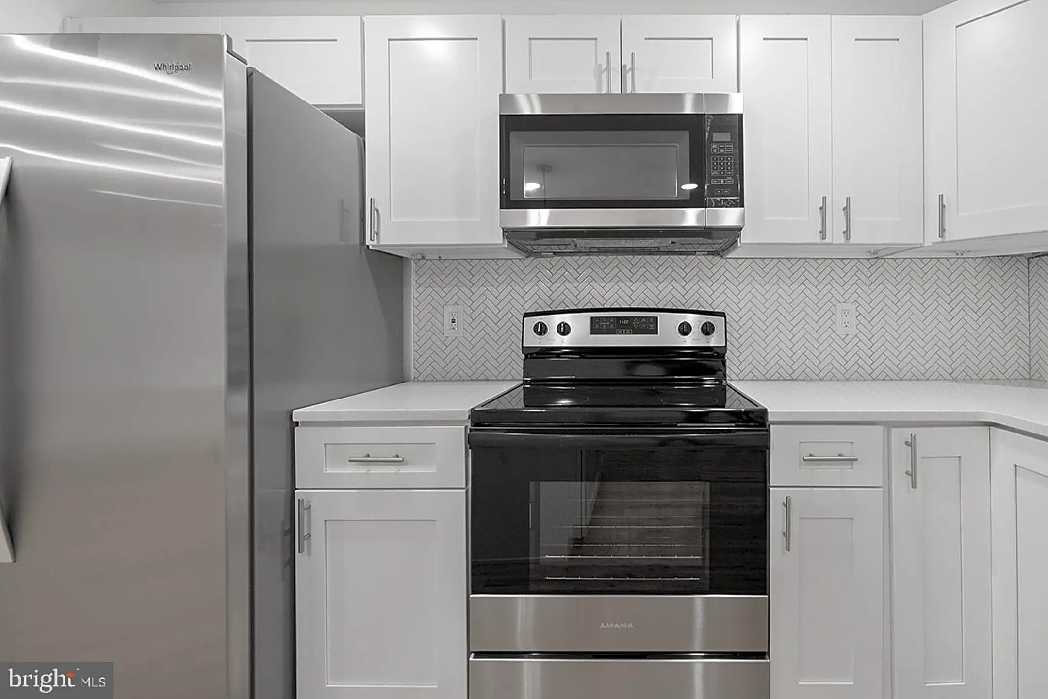 Kitchen - 512 S 4th St #1ST - Philadelphia, PA