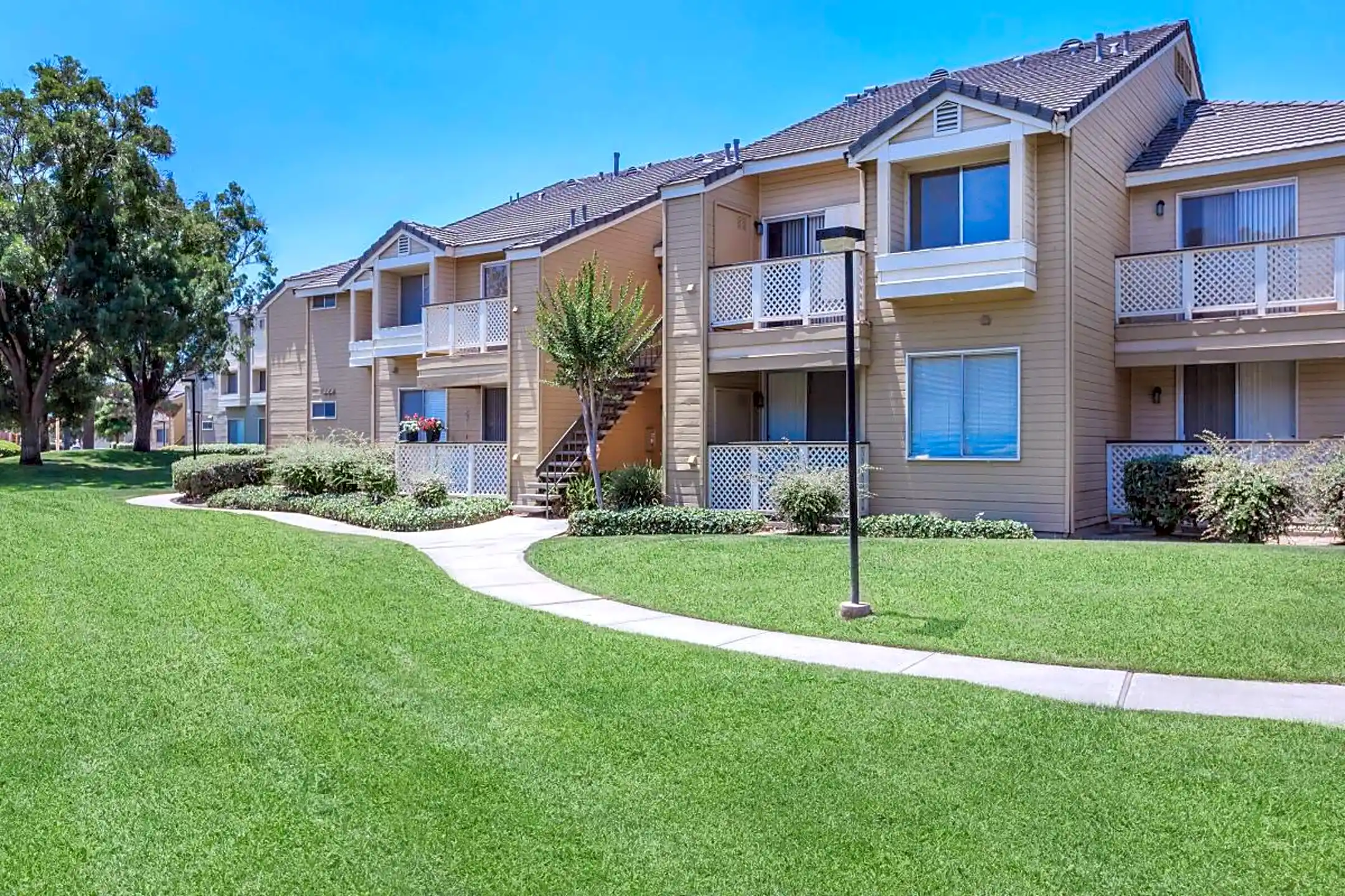 The Springs Apartment Homes Bakersfield, CA 93311