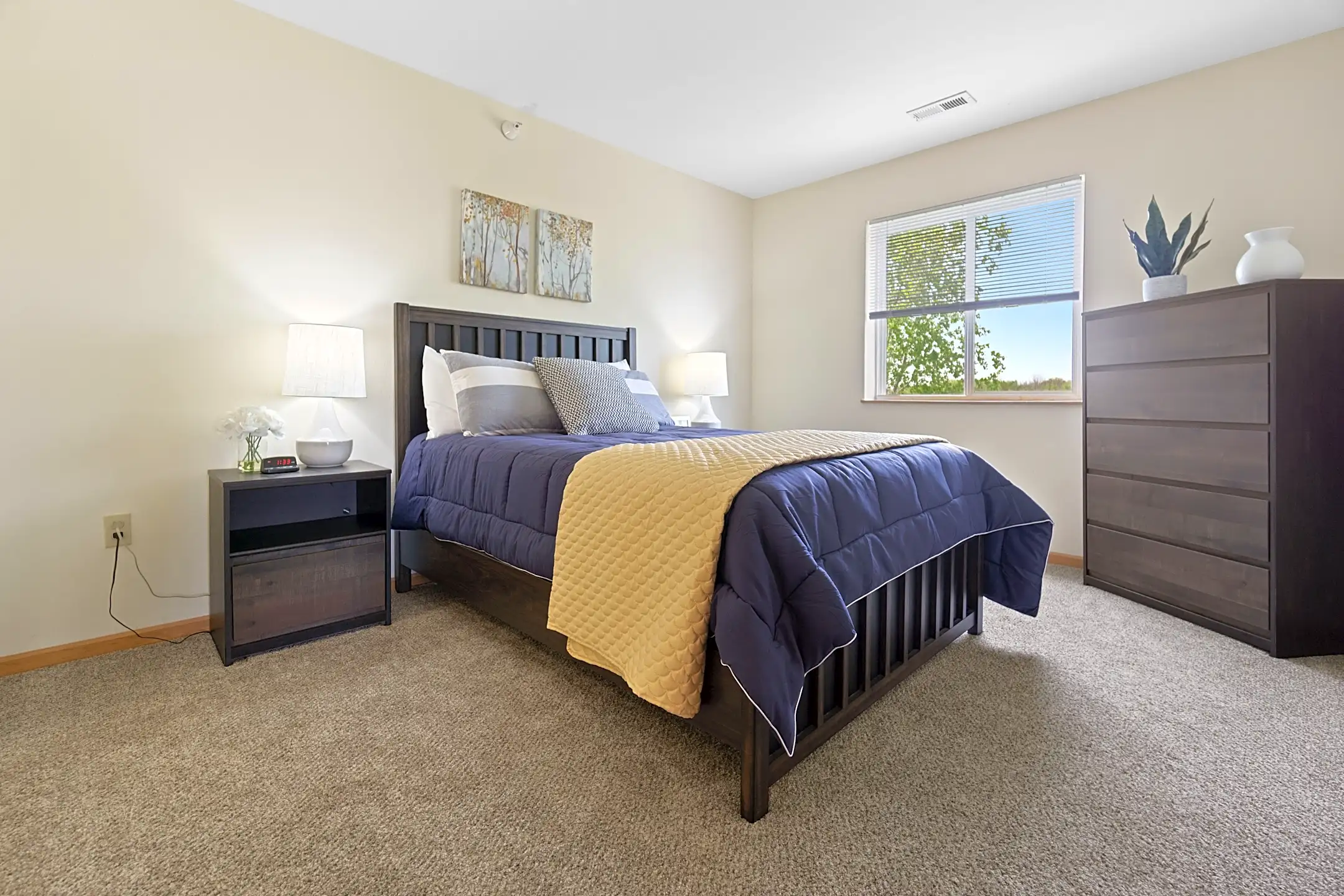 Saddle Brook Apartments Pewaukee, WI 53072