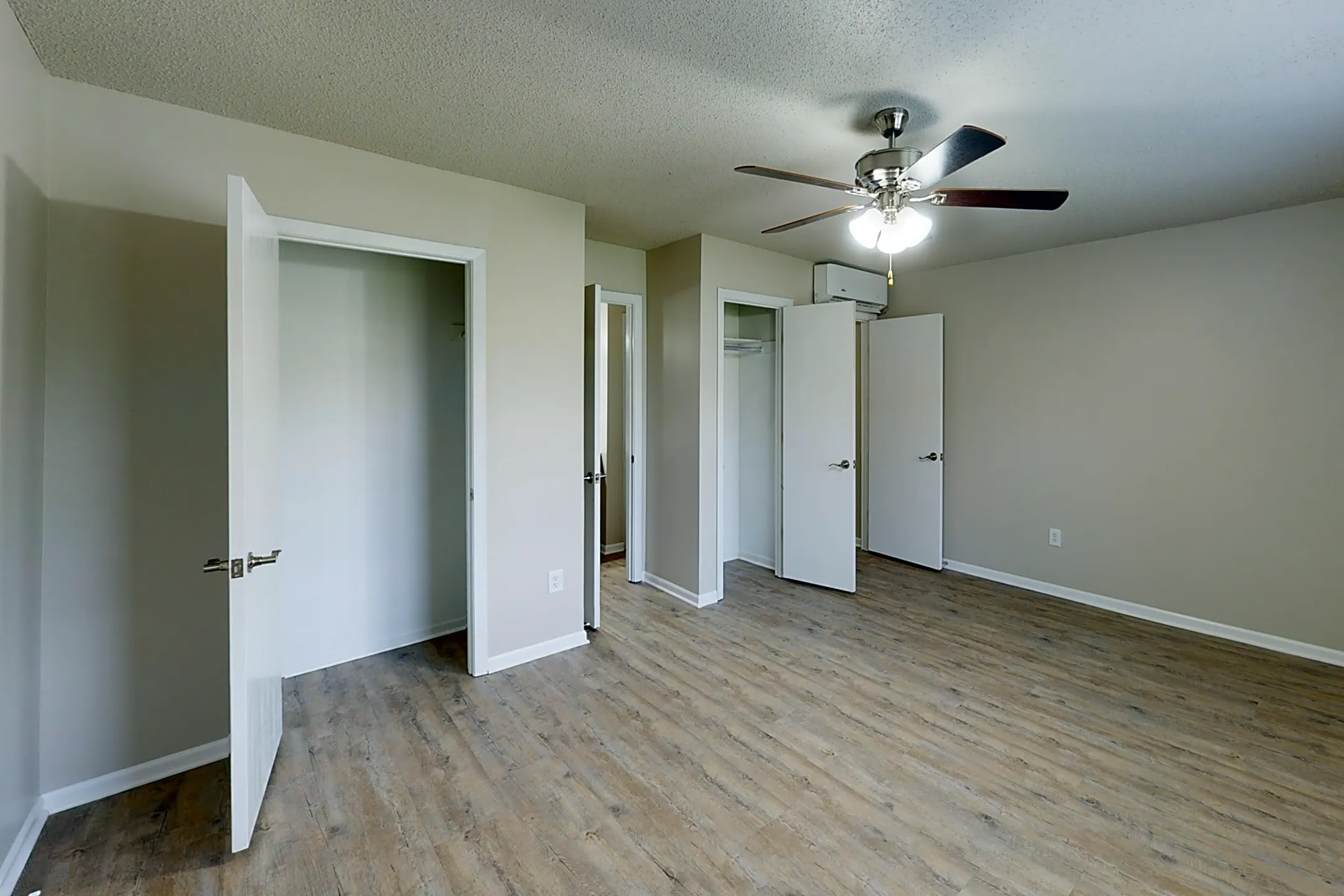 Bedroom - Midland Court - Shawnee, KS
