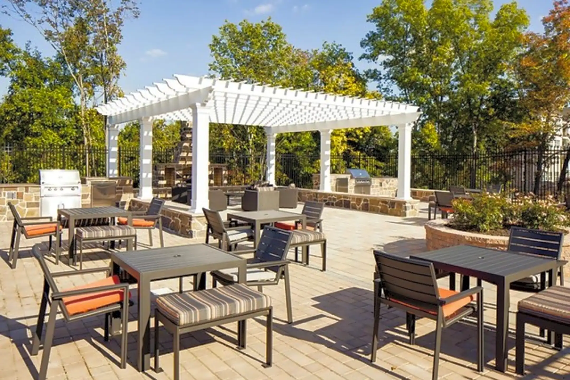 The Point At Glen Mills Apartments