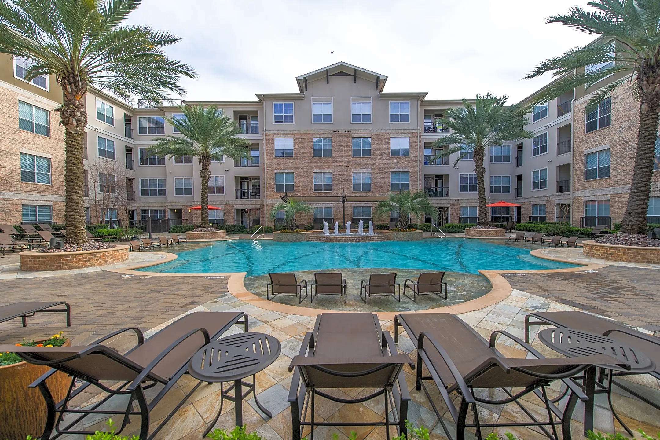 Auxo at Memorial - 7777 Katy Fwy | Houston, TX Apartments for Rent | Rent.