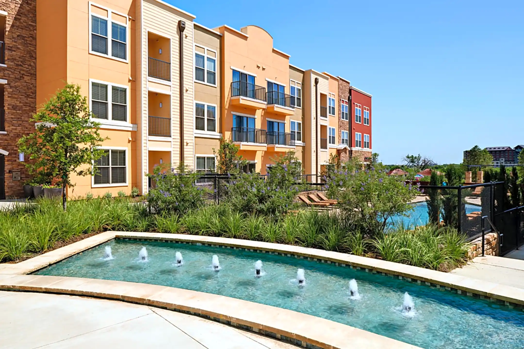 Grapevine Station Apartments & Cottages 1022 Texan Trl Grapevine