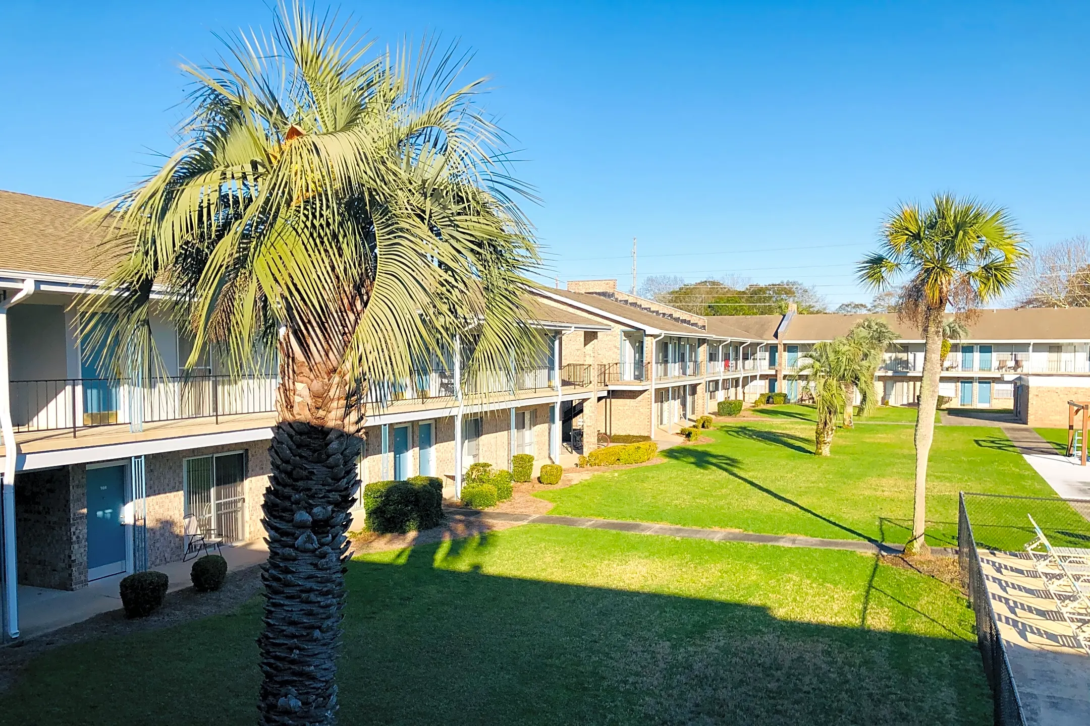 Falcon House Villager Apartments - Fort Walton Beach, FL 32547